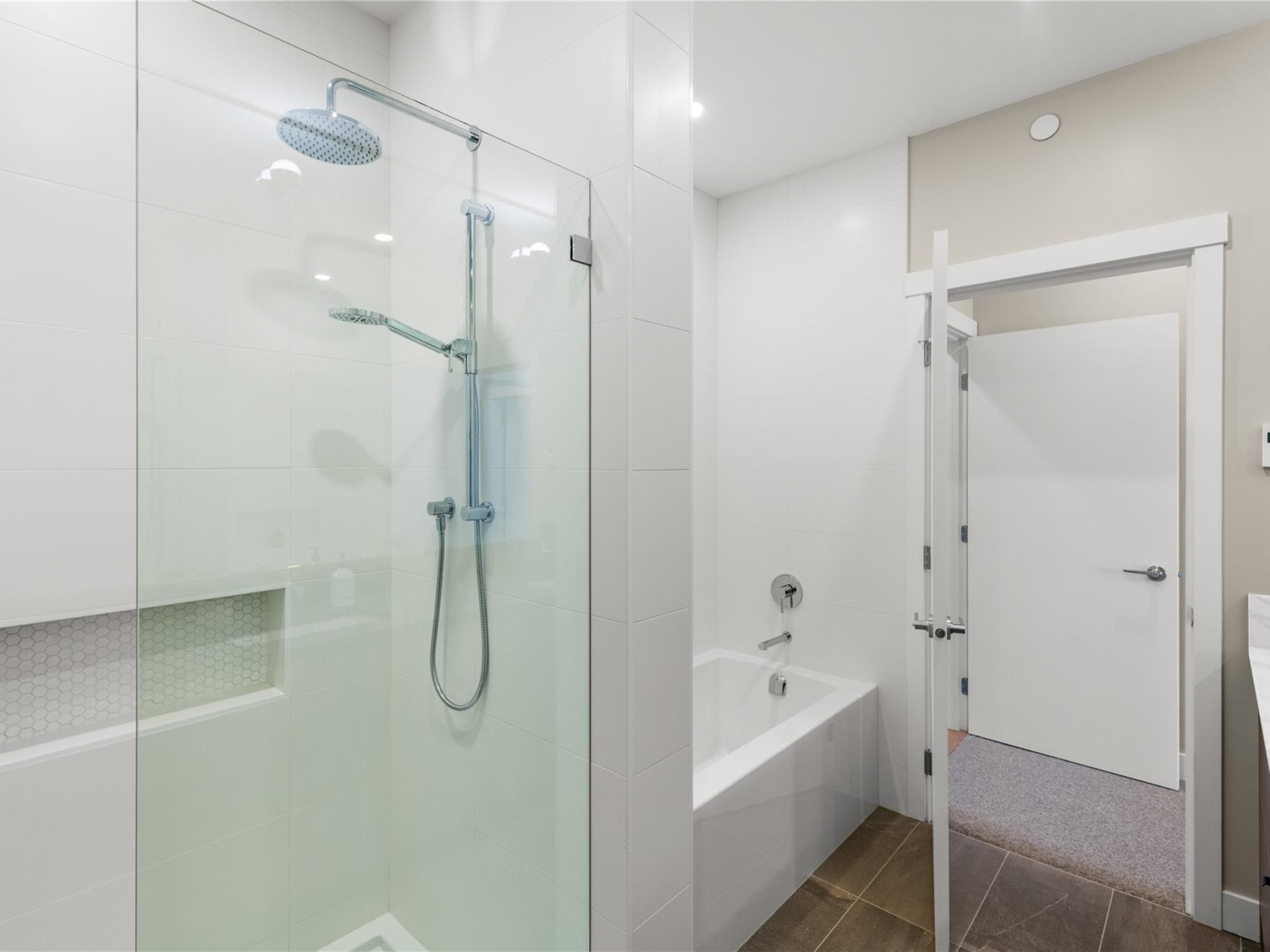 29-4000 Sunstone Way image 18