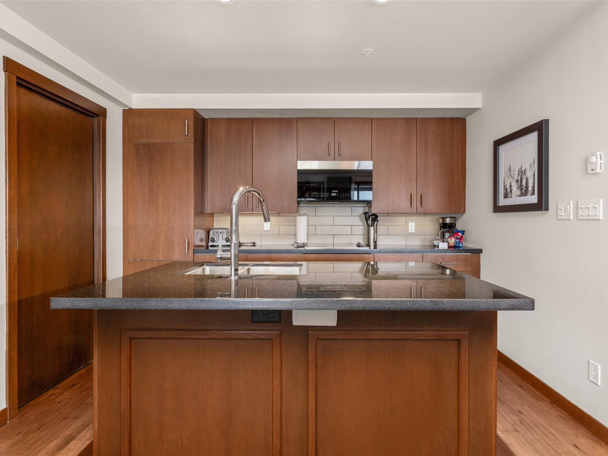 309B-2020 London Lane image 8