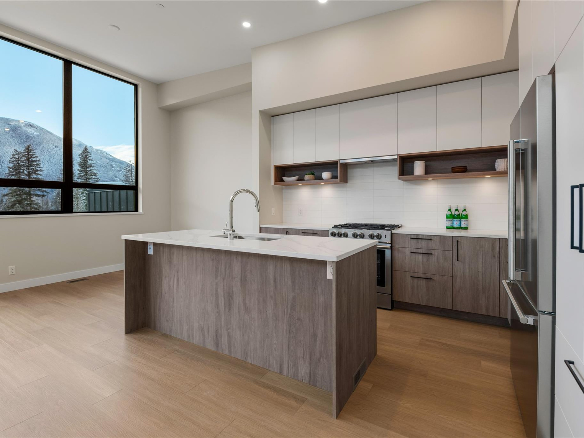 25-4000 Sunstone Way image 11