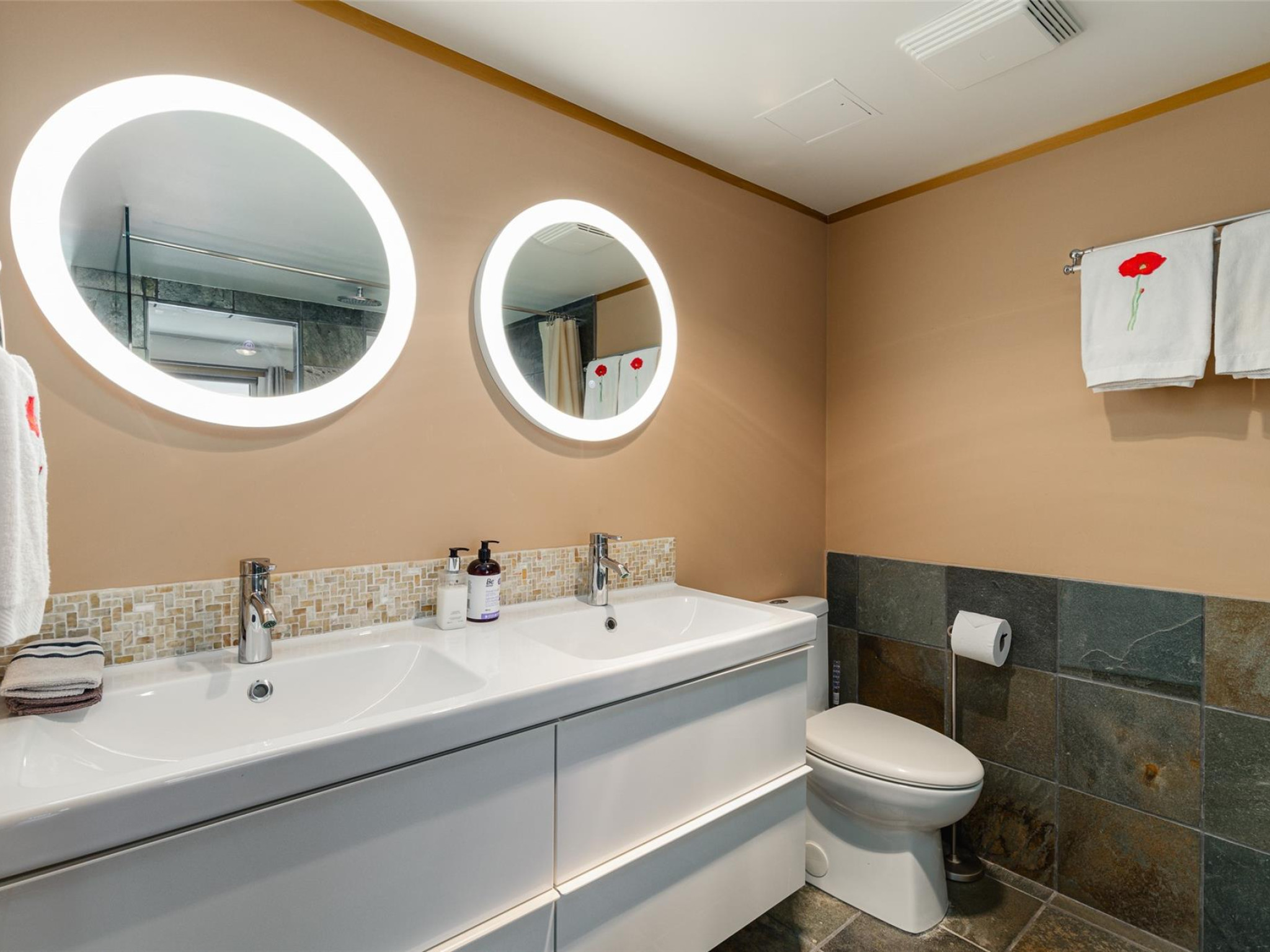 415-4557 Blackcomb Way image 10