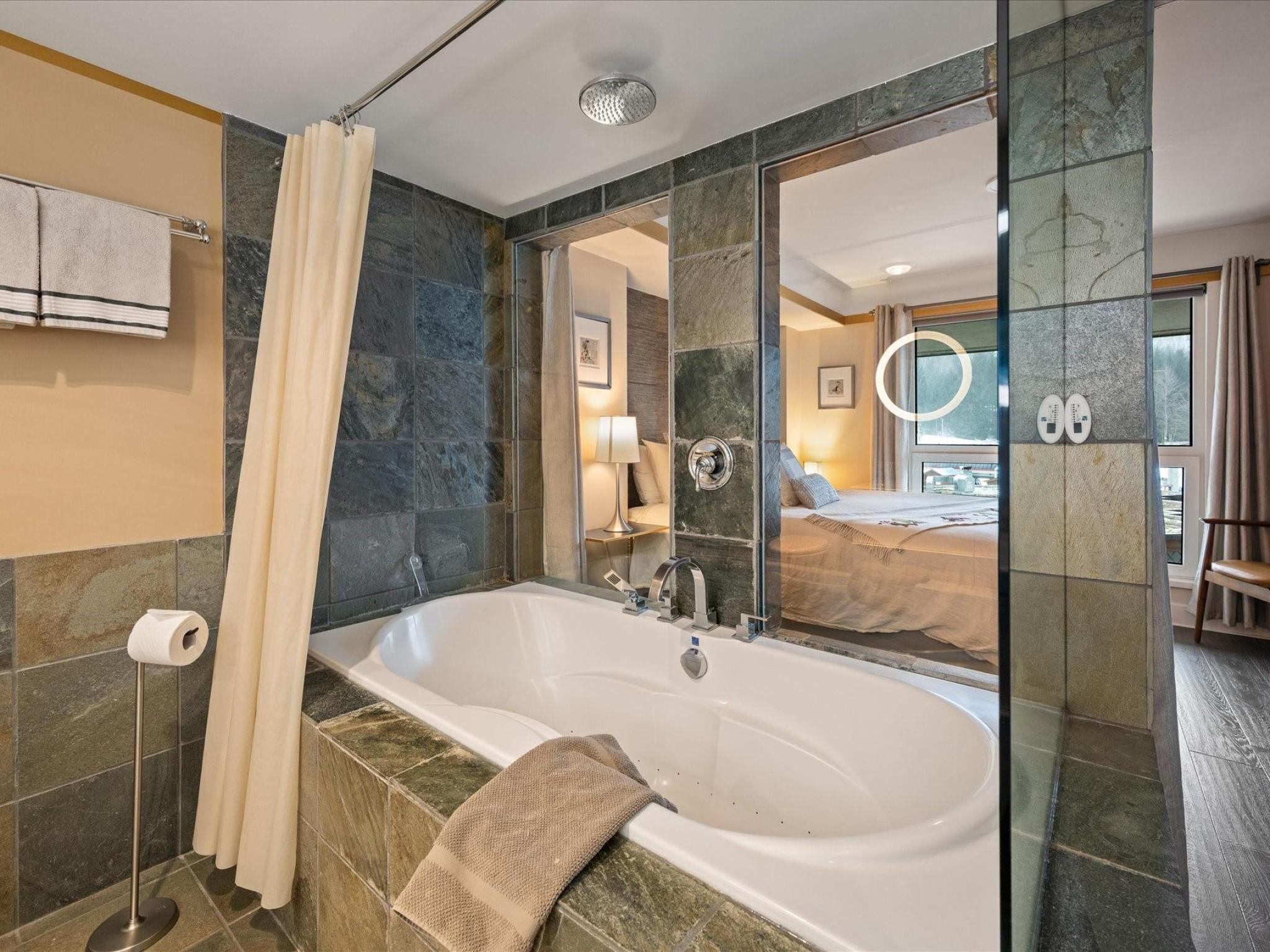 415-4557 Blackcomb Way image 19