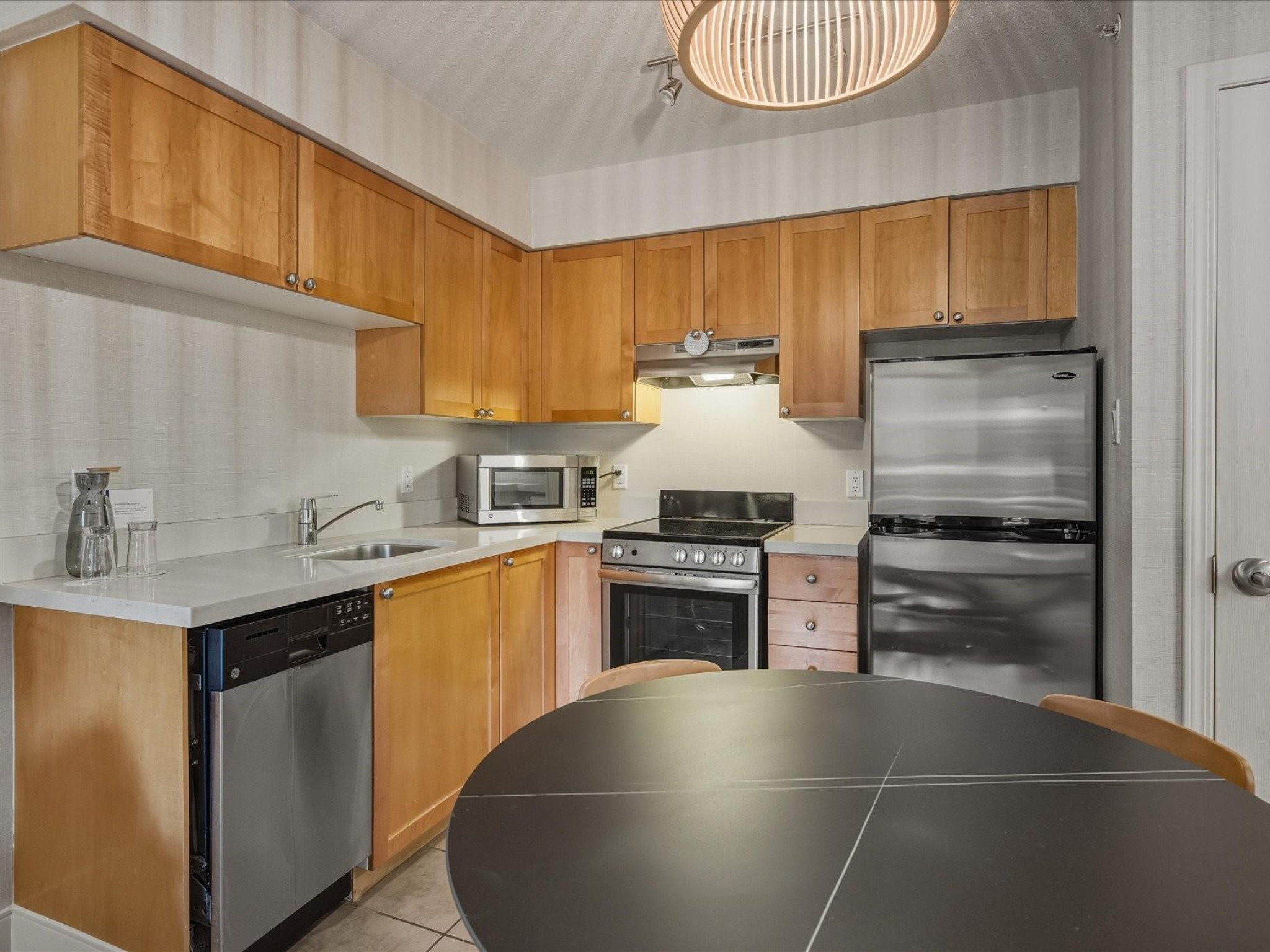 1409-4308 Main Street image 9