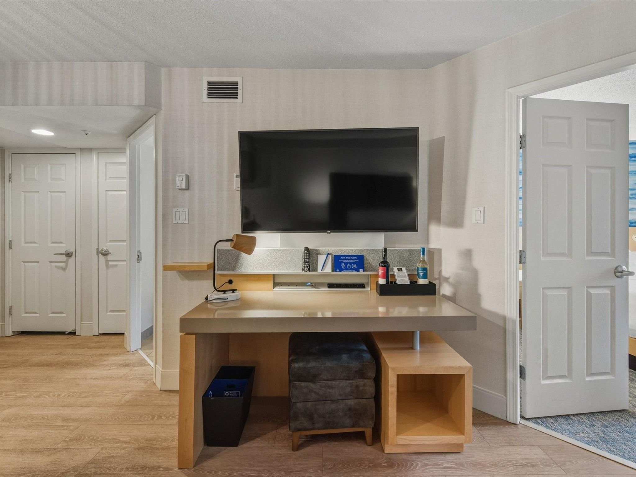 1409-4308 Main Street image 11