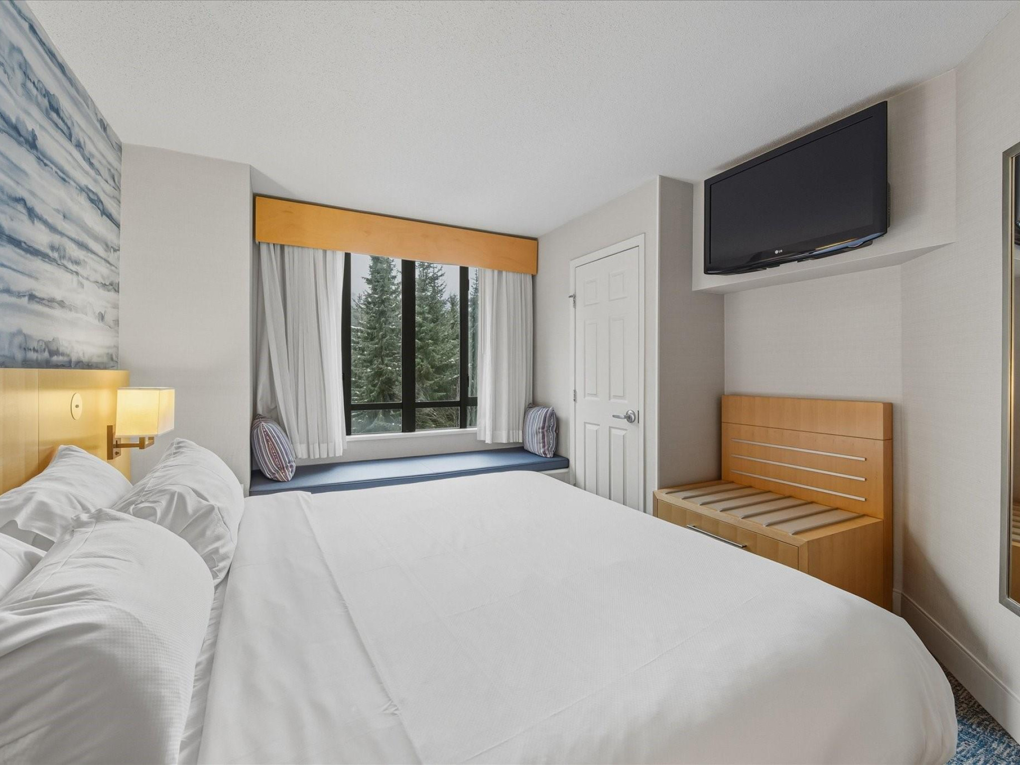 1409-4308 Main Street image 14