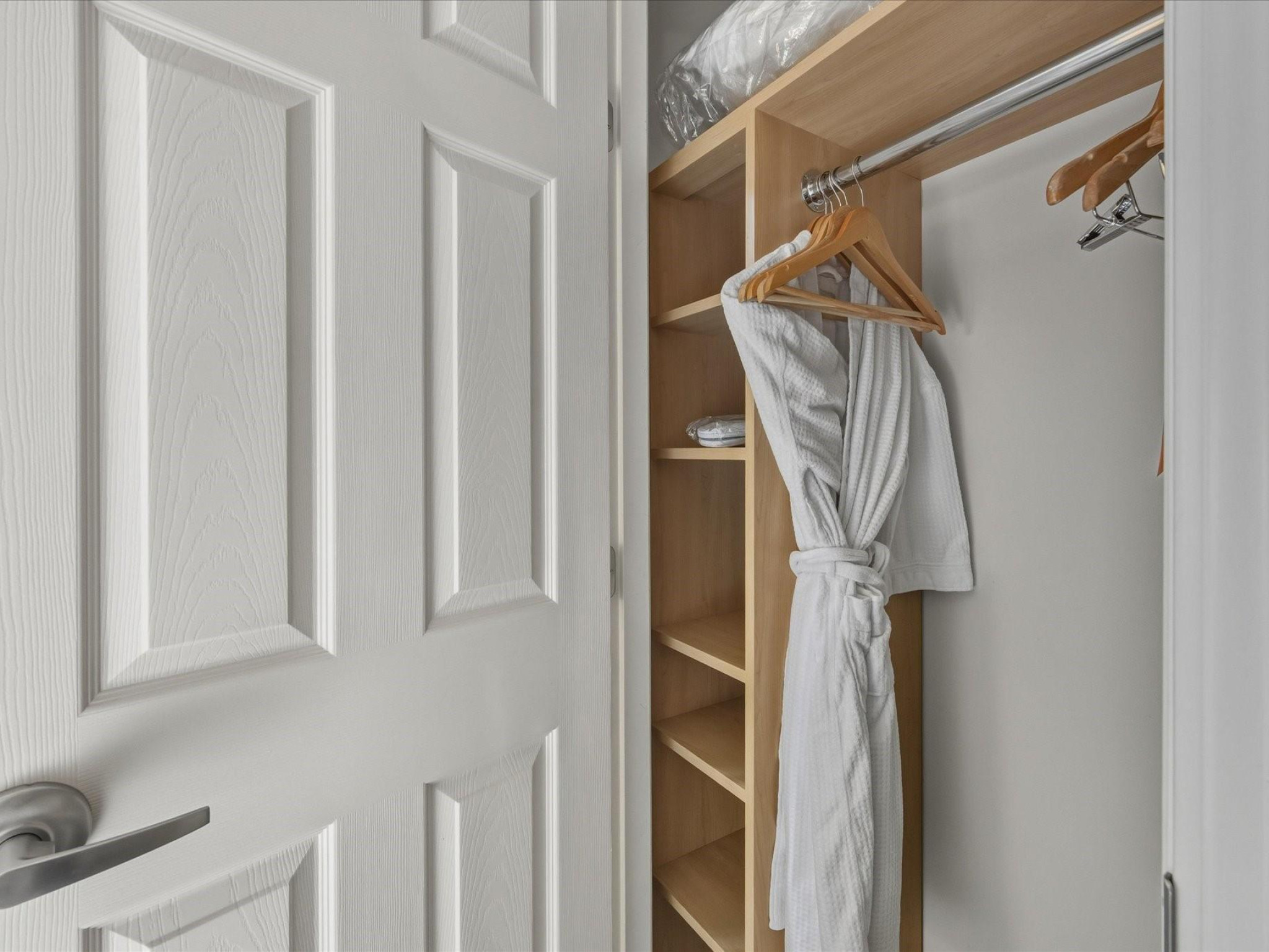 1409-4308 Main Street image 17