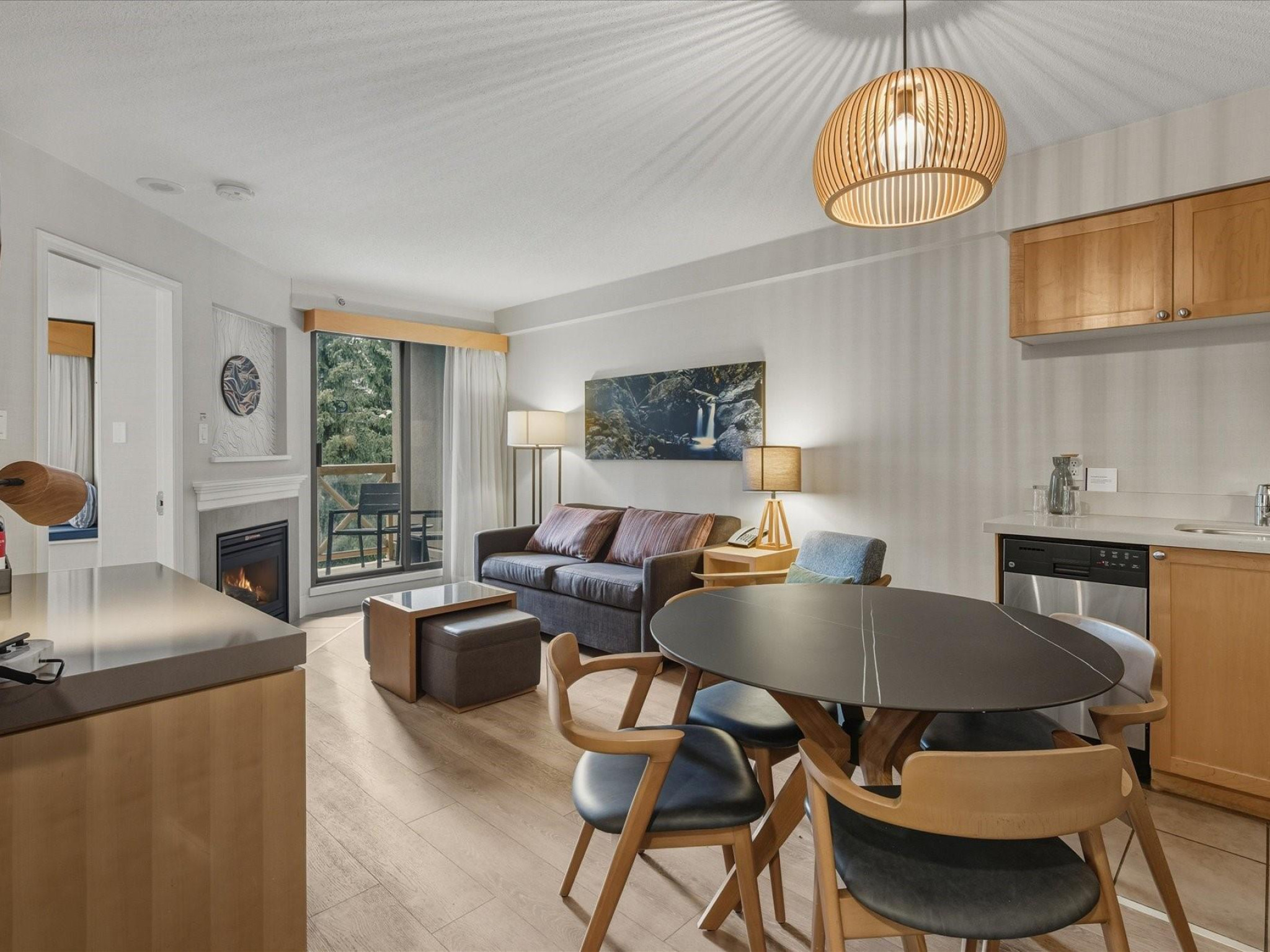 1409-4308 Main Street image 1