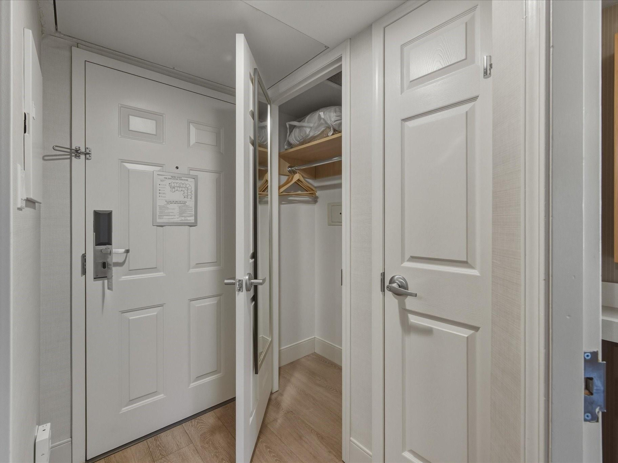 1409-4308 Main Street image 20