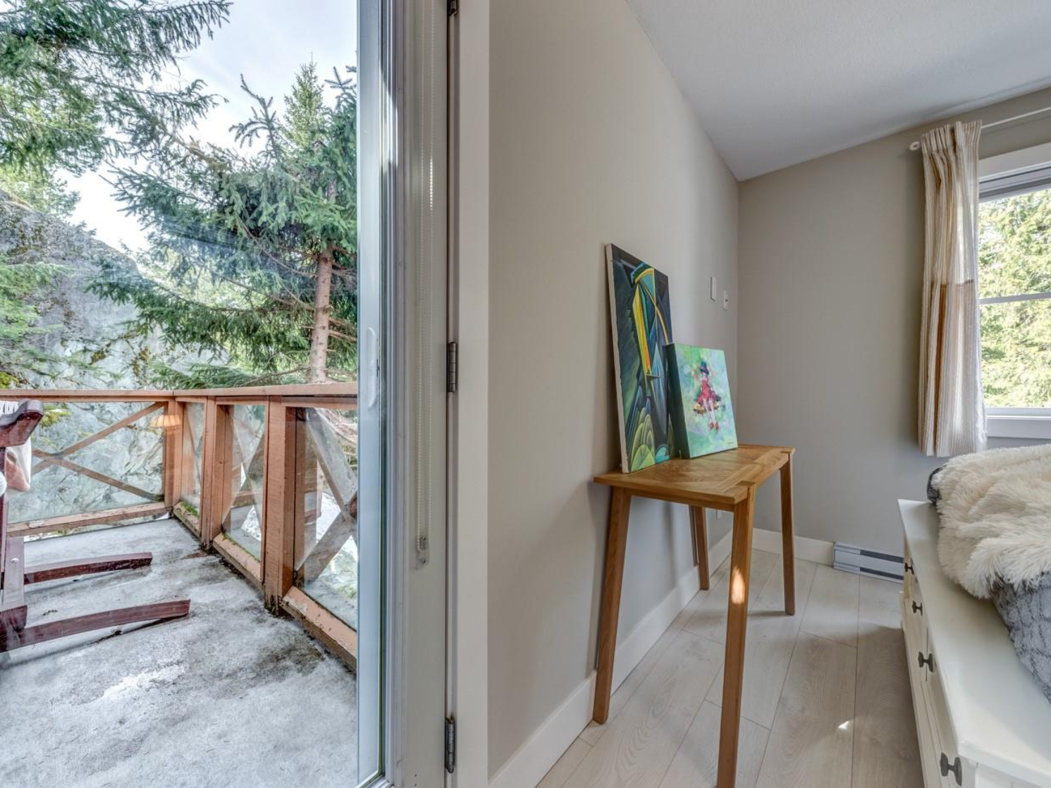 317-2222 Castle Drive image 10