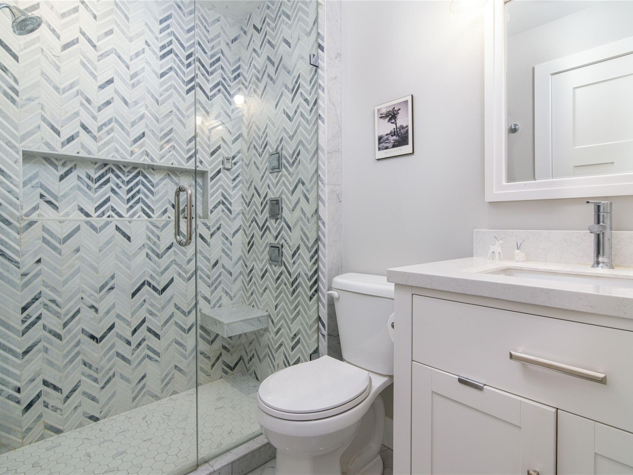 317-2222 Castle Drive image 15