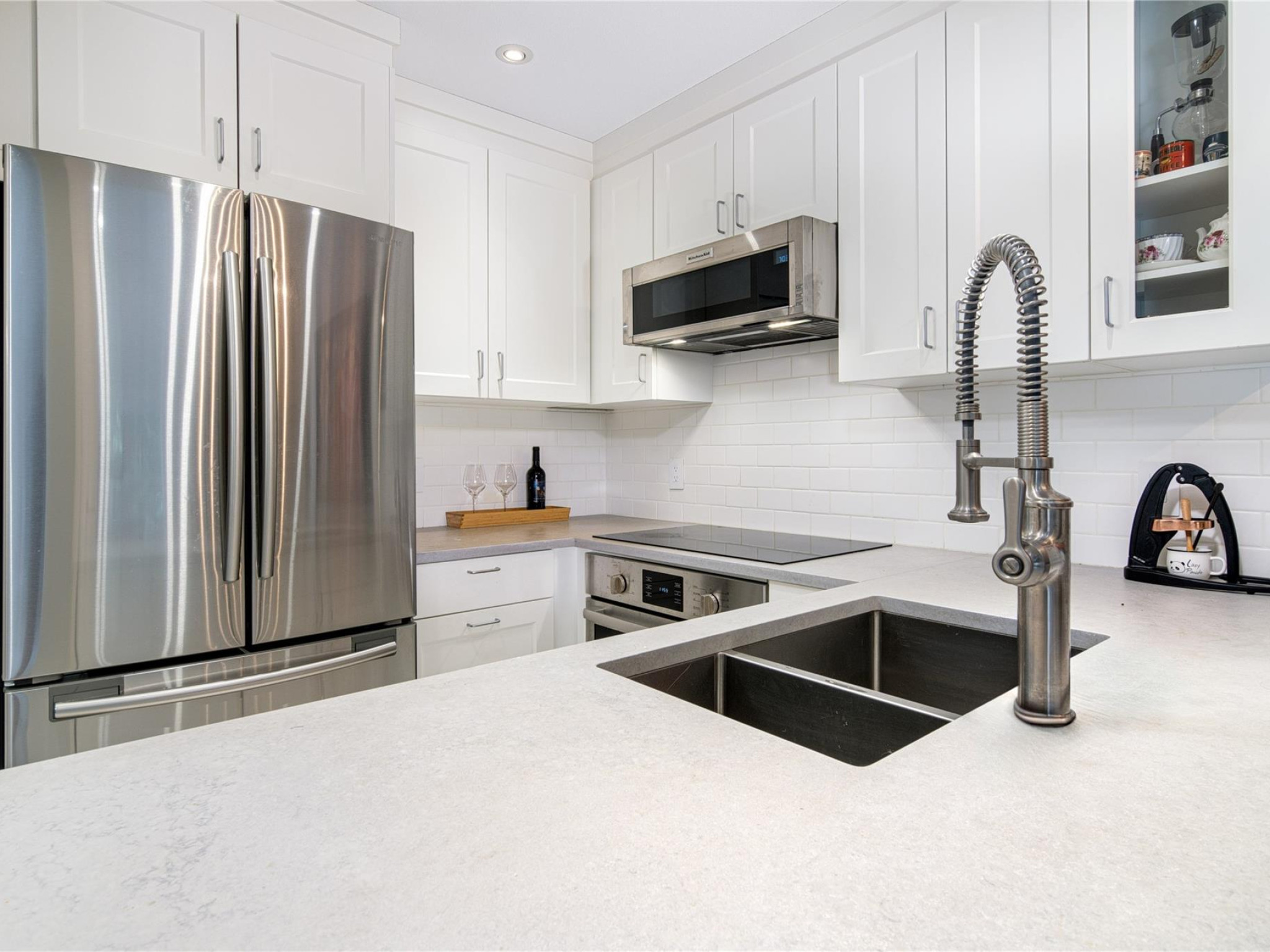 317-2222 Castle Drive image 8