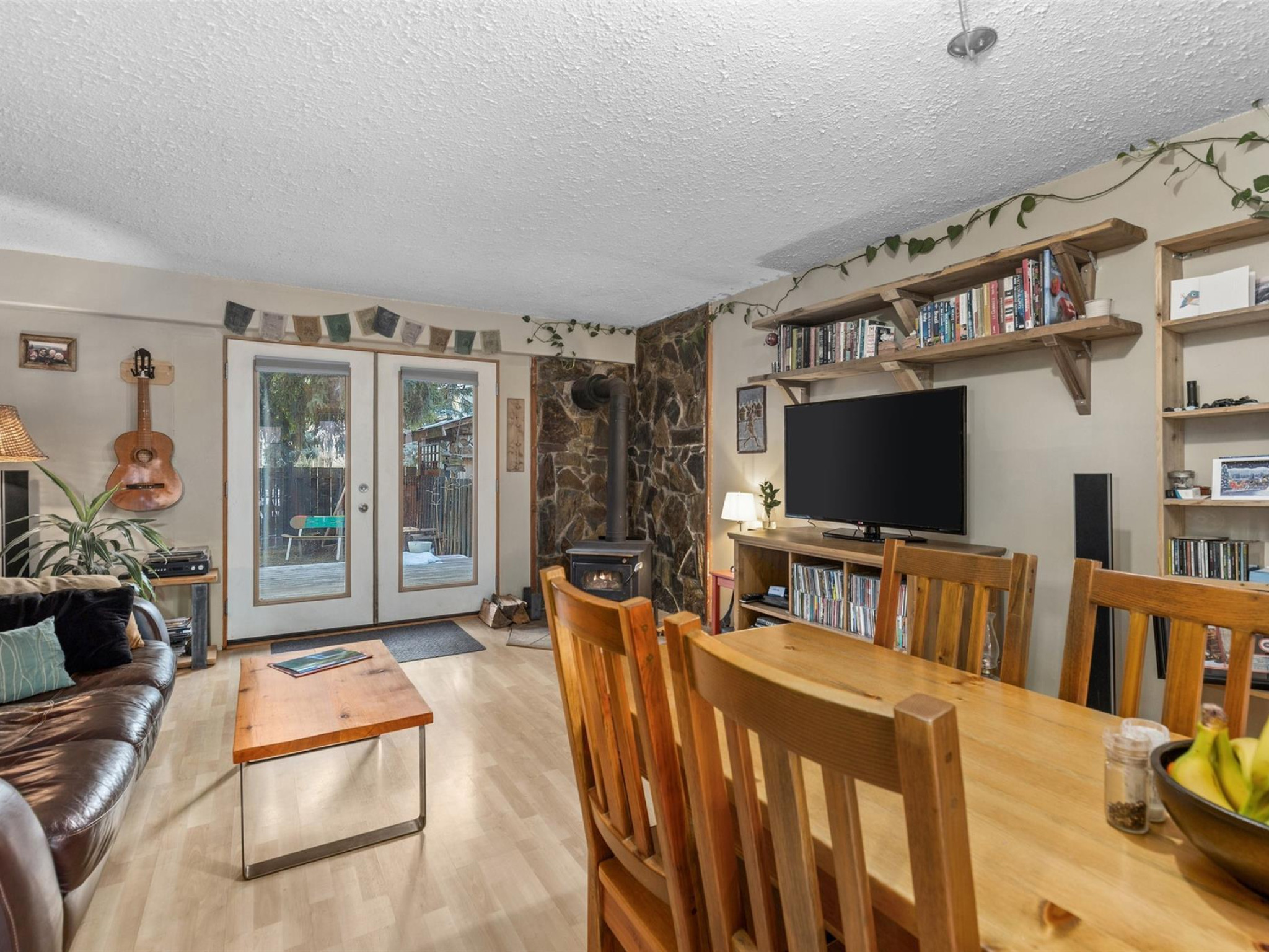 15-1470 Laurel Street image 1