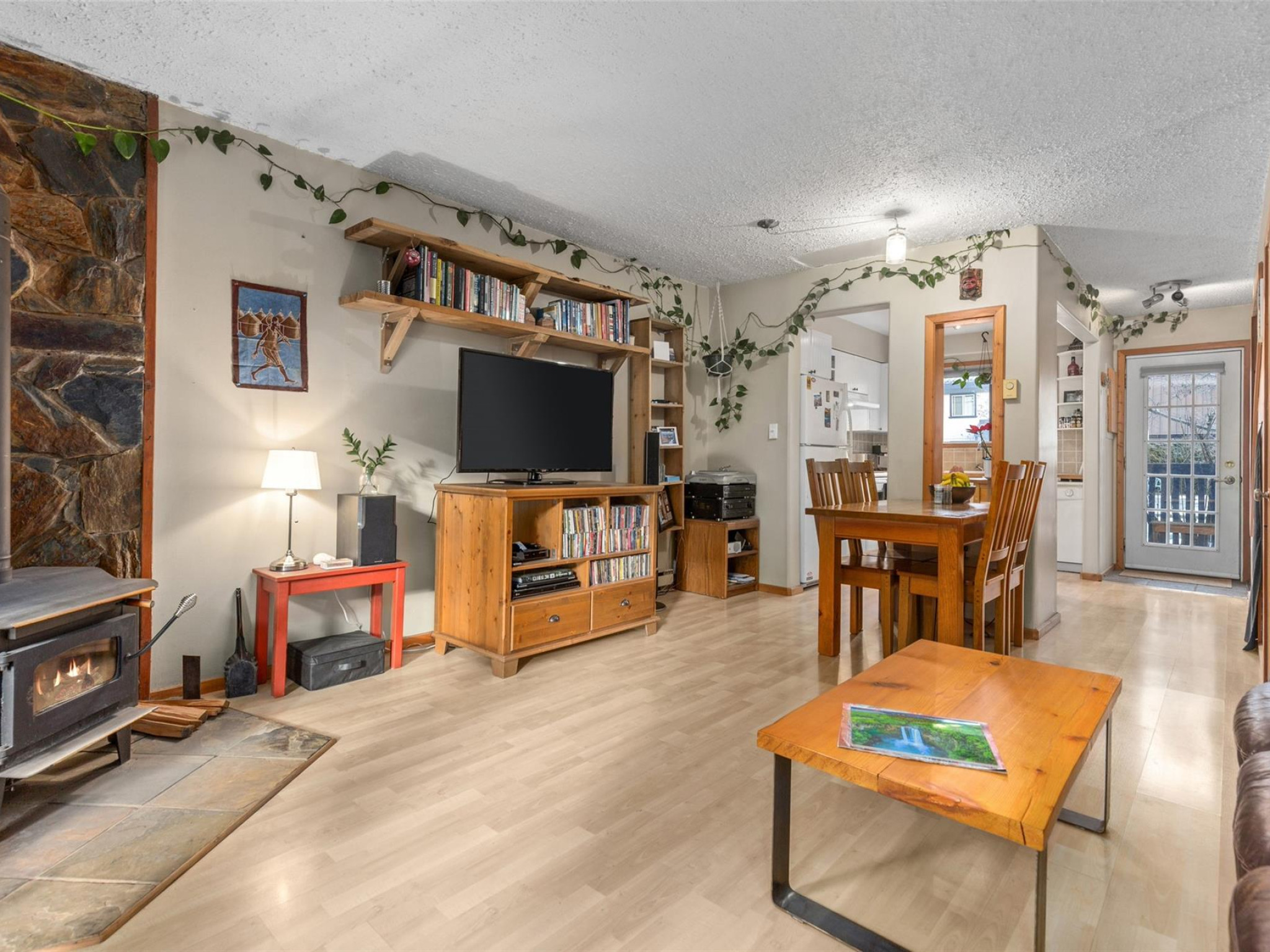 15-1470 Laurel Street image 5