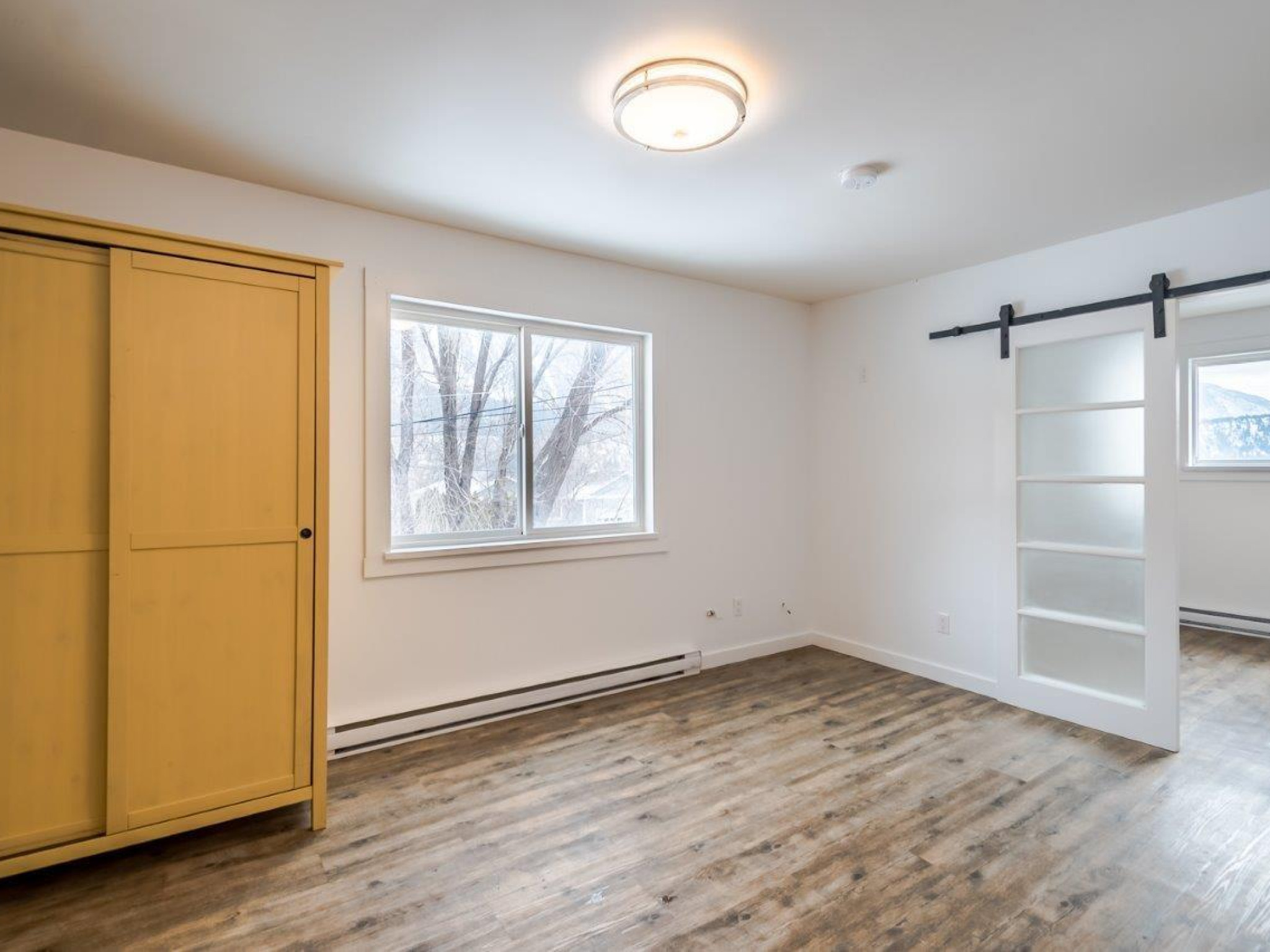 771 Foster Drive image 9