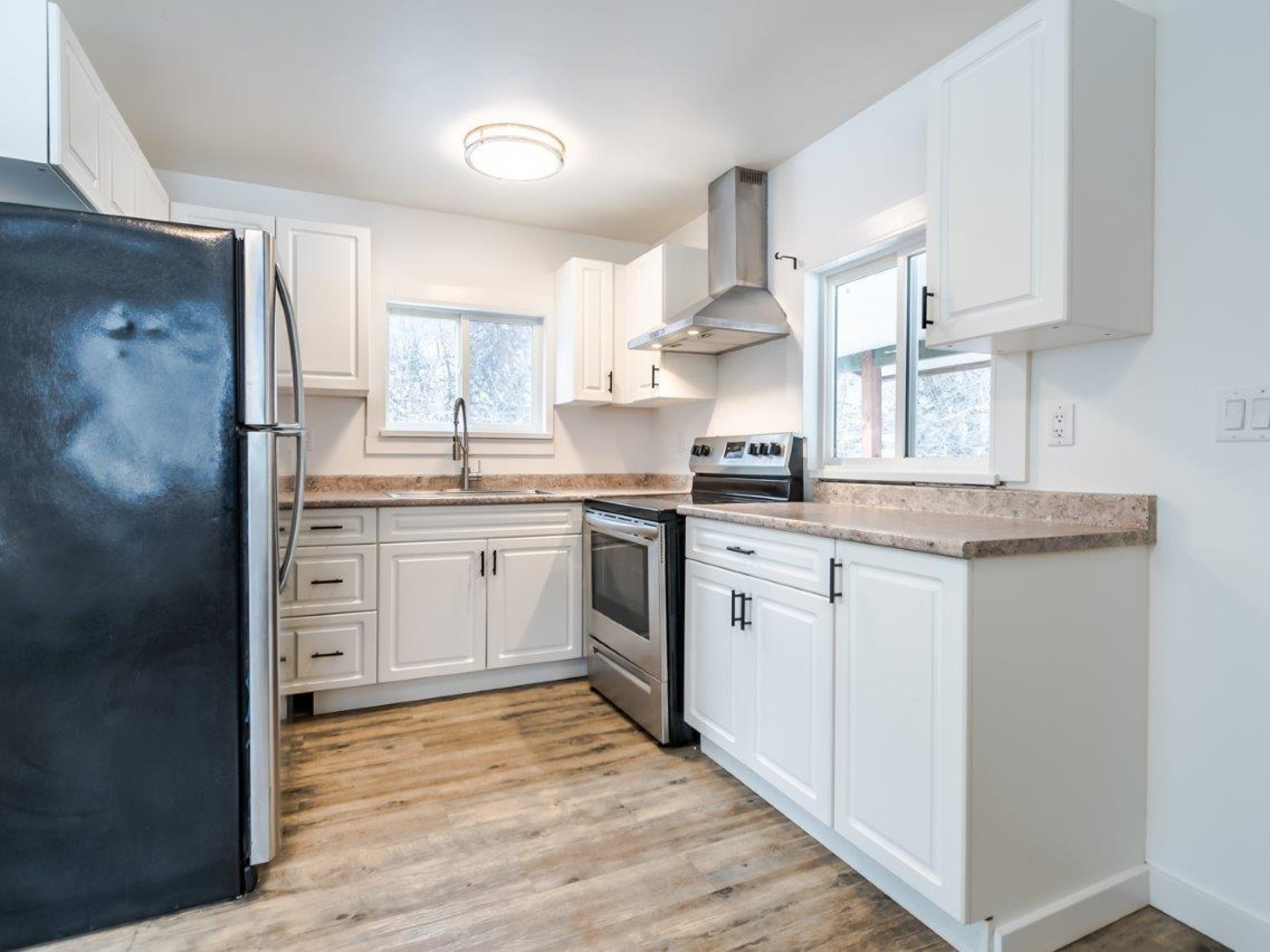 771 Foster Drive image 4