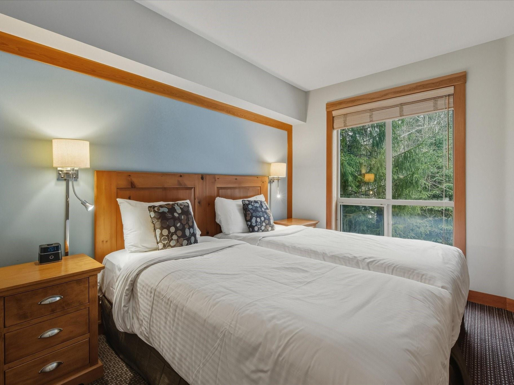 326D-2036 London Lane image 13