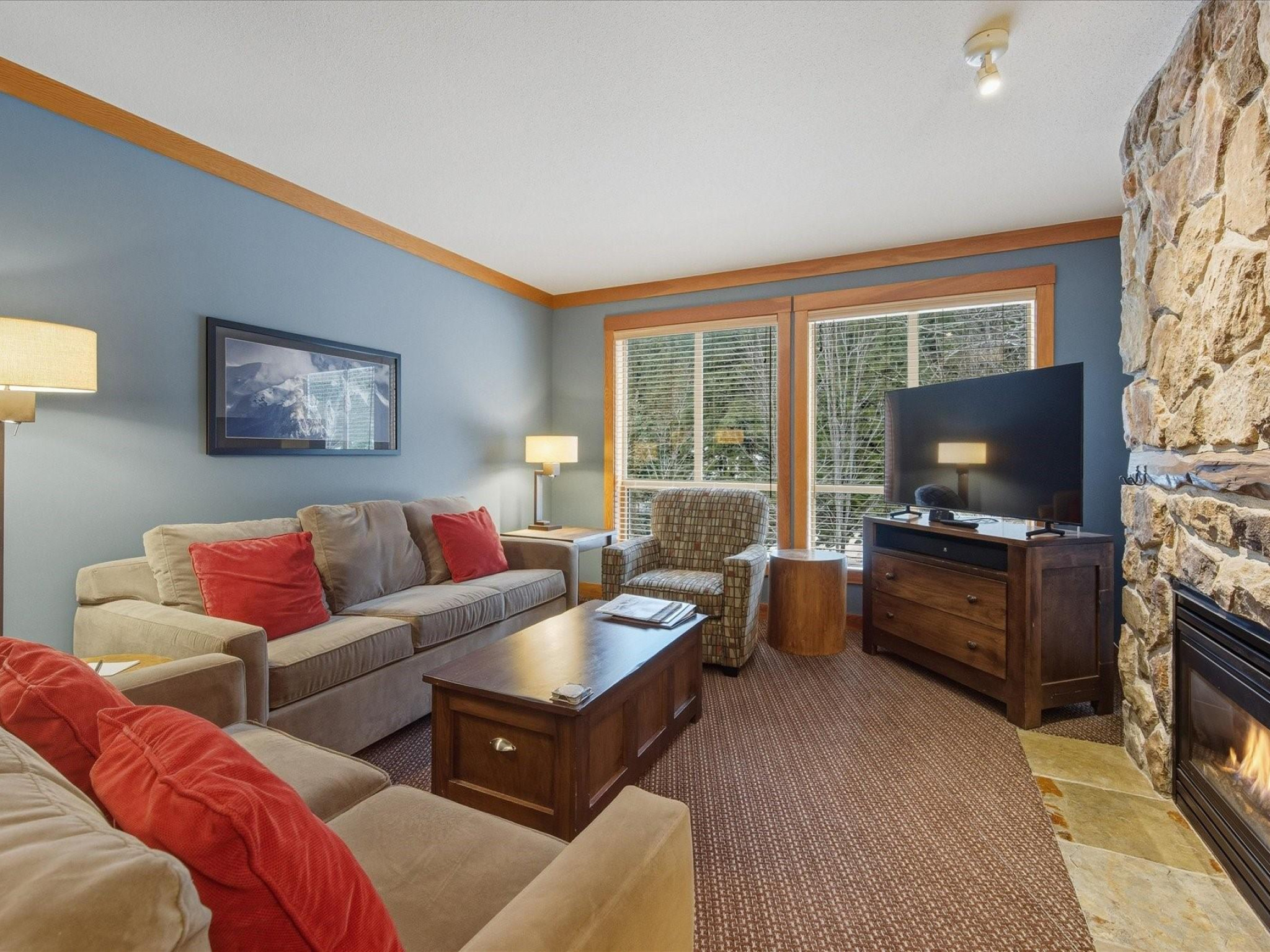 326D-2036 London Lane image 2