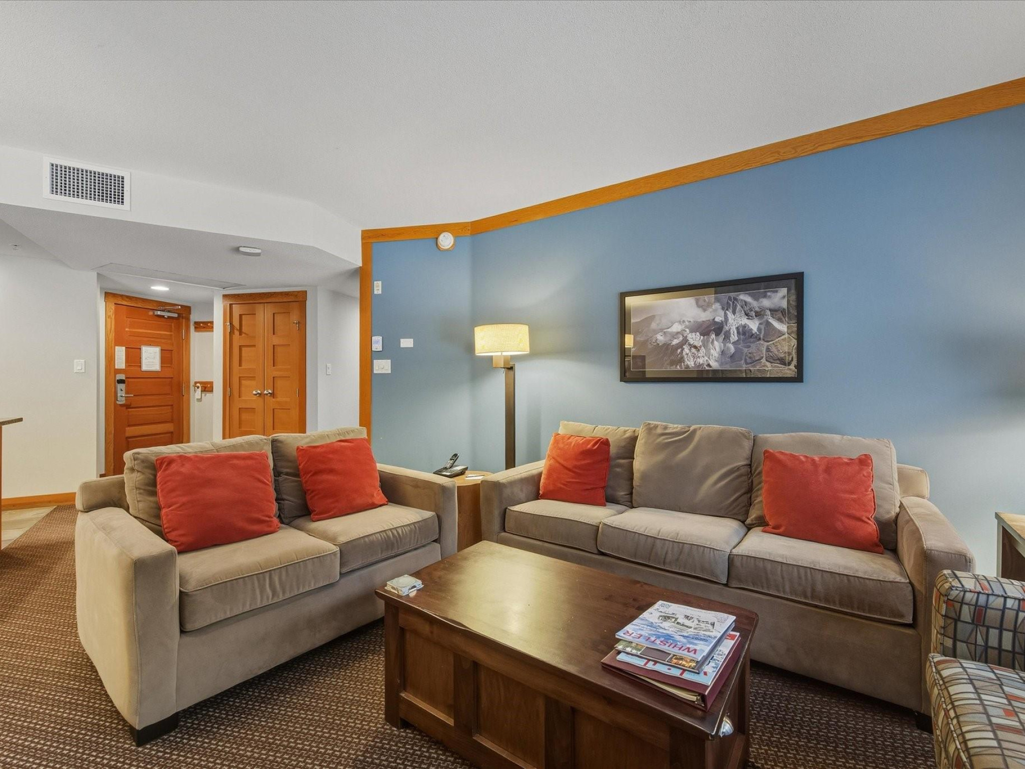 326D-2036 London Lane image 3