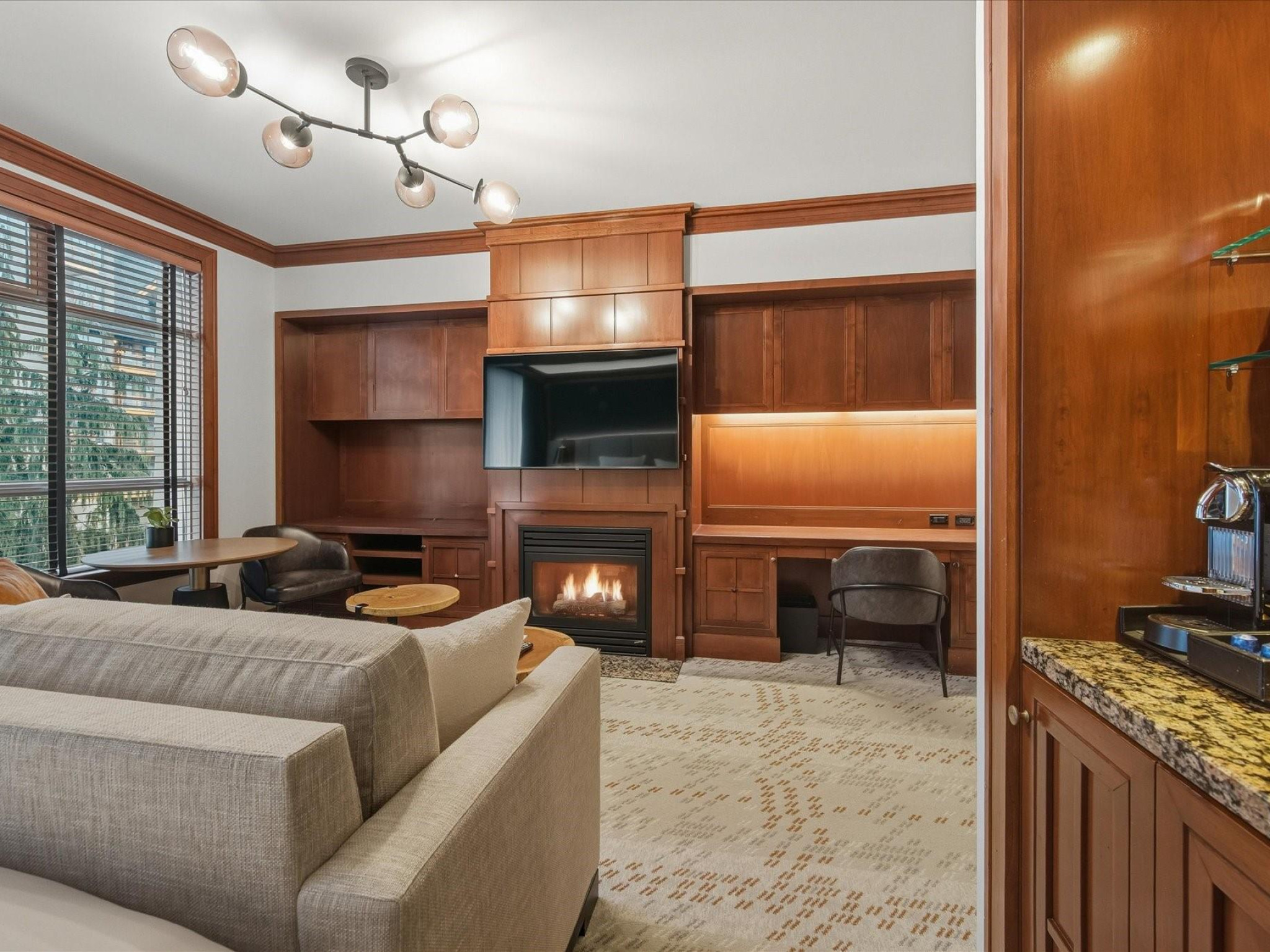 454-4591 Blackcomb Way image 9