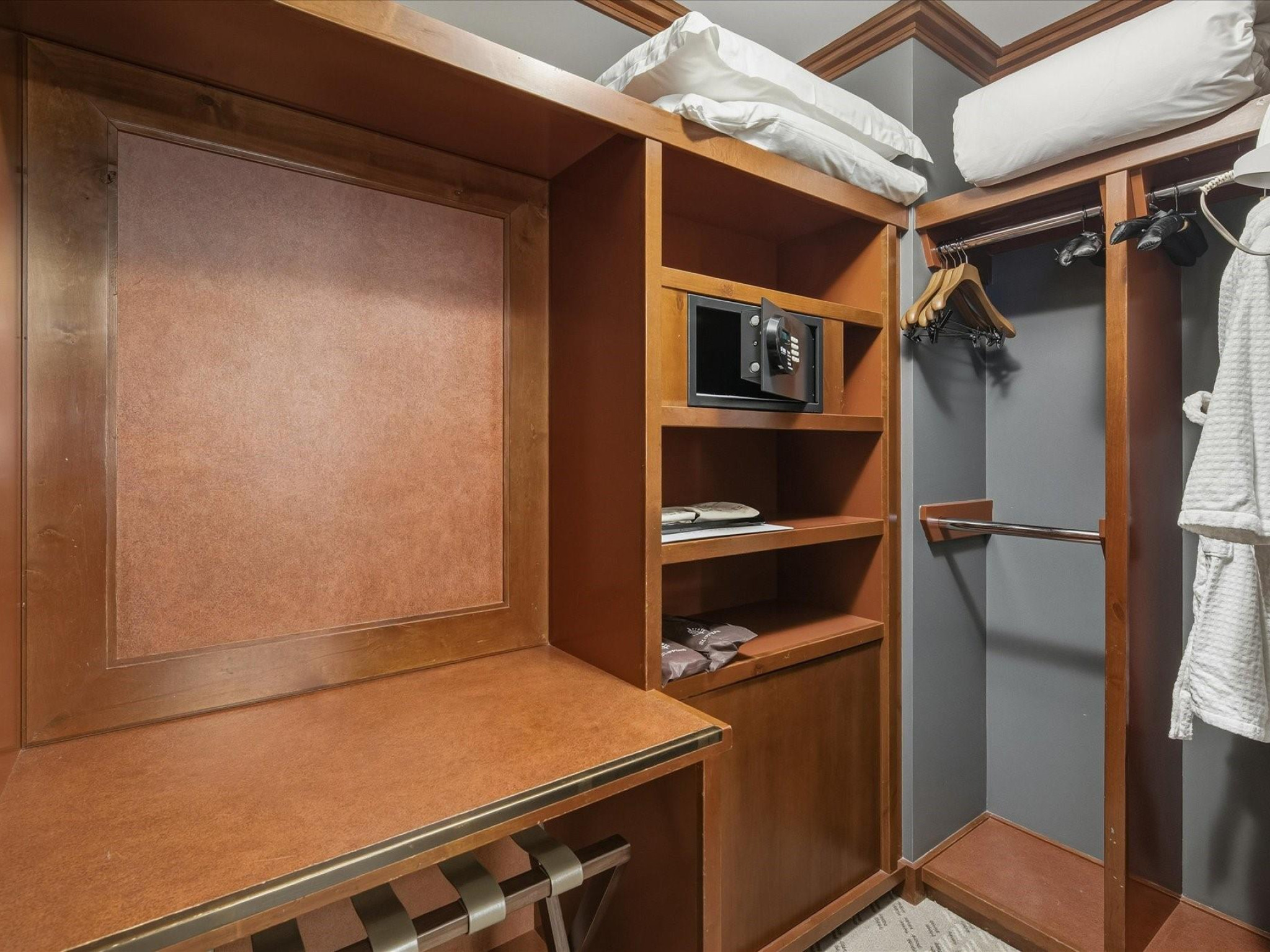 454-4591 Blackcomb Way image 12