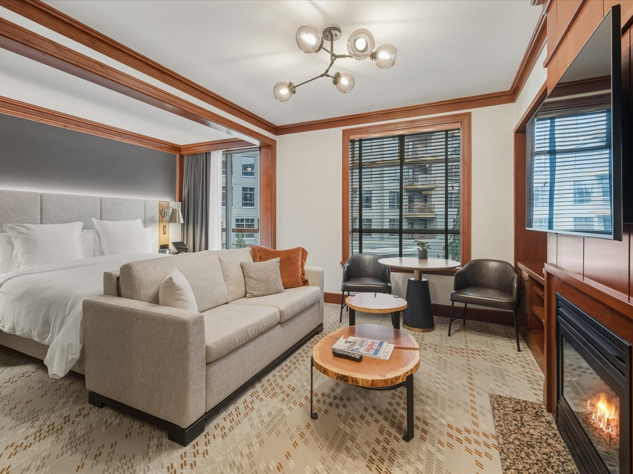 454-4591 Blackcomb Way image 1