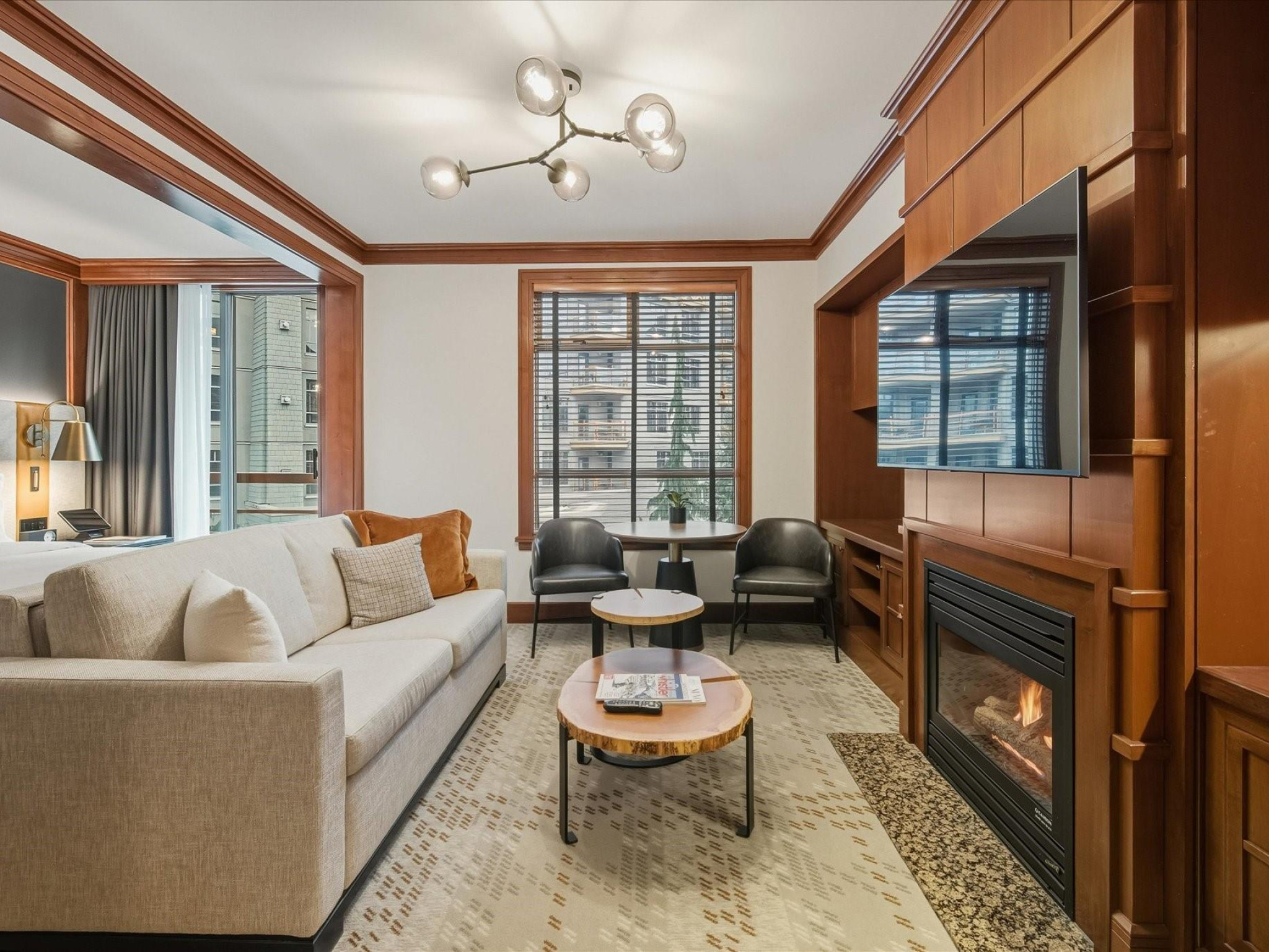 454-4591 Blackcomb Way image 3