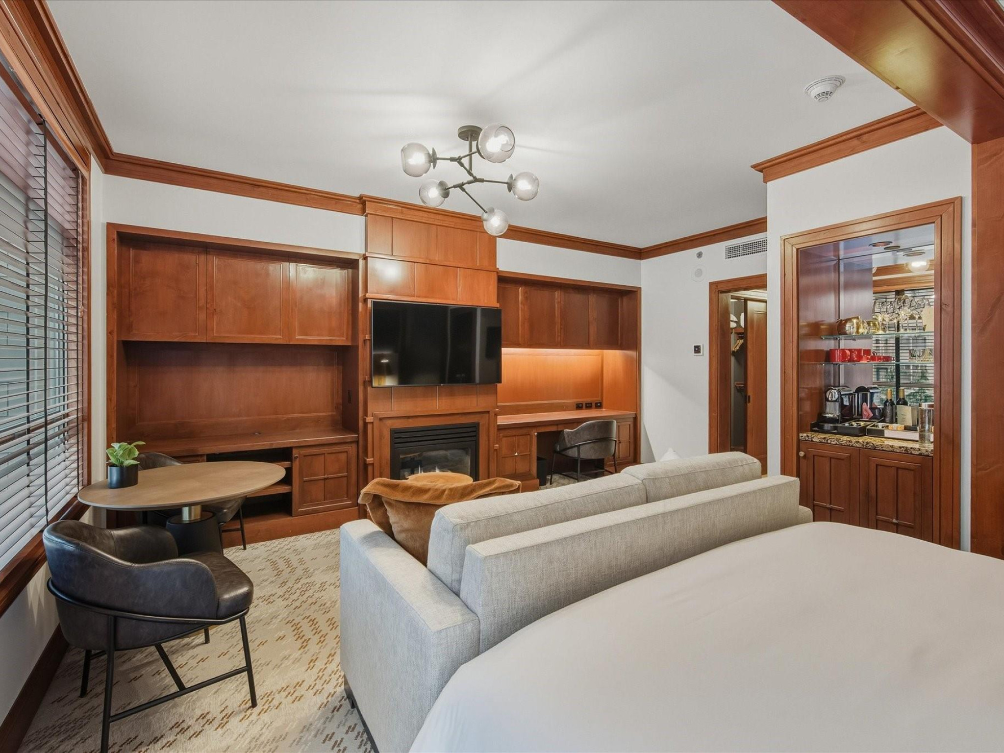 454-4591 Blackcomb Way image 7