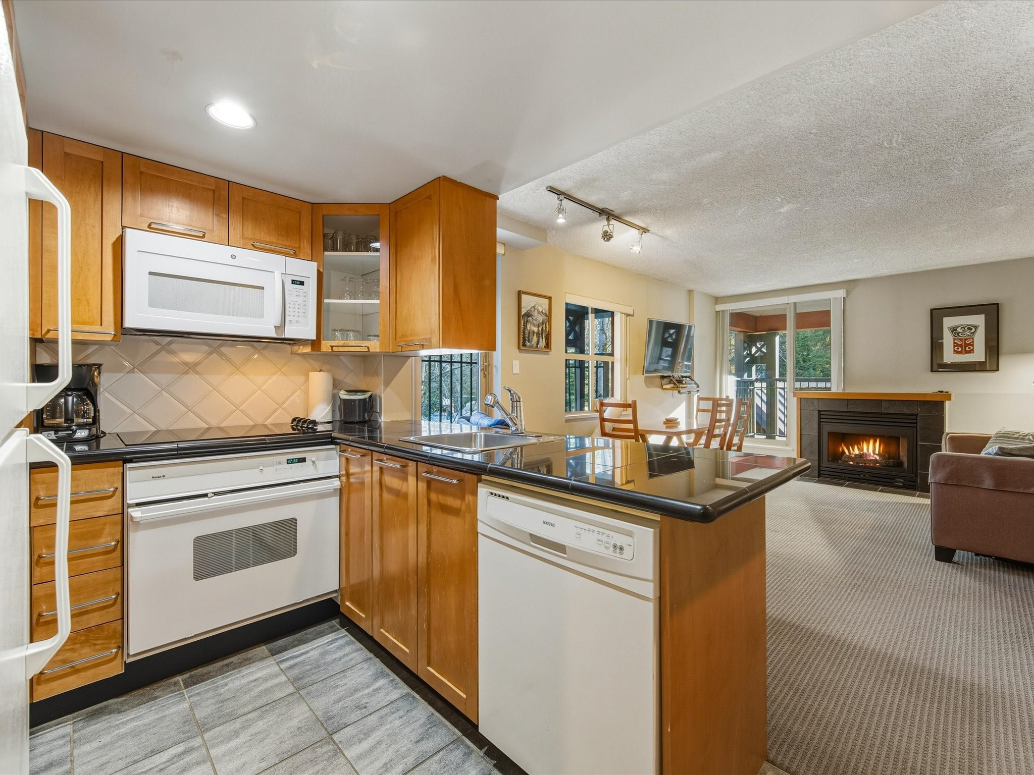 3308-4295 Blackcomb Way image 11