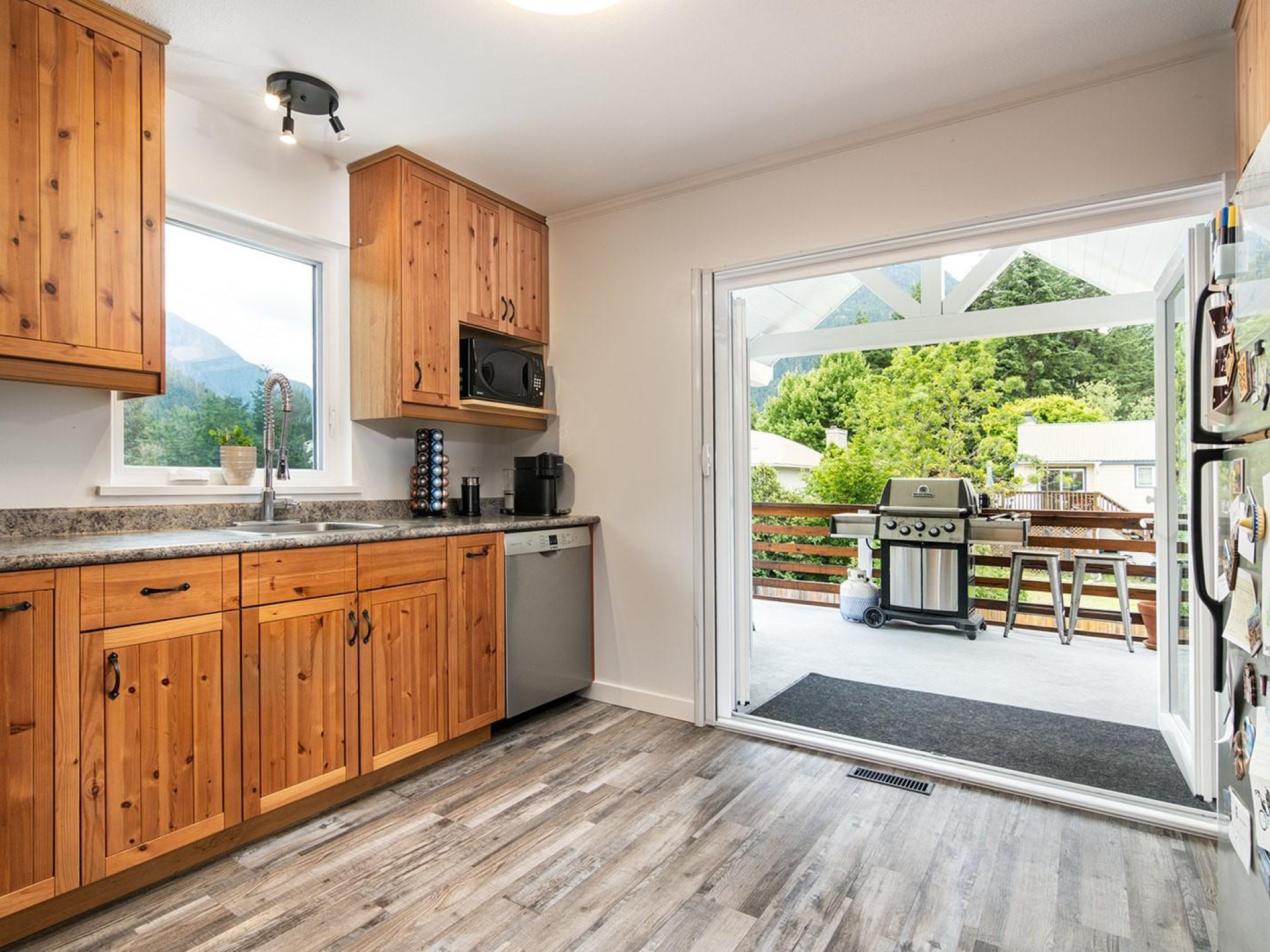 7403 Harrow Road image 7