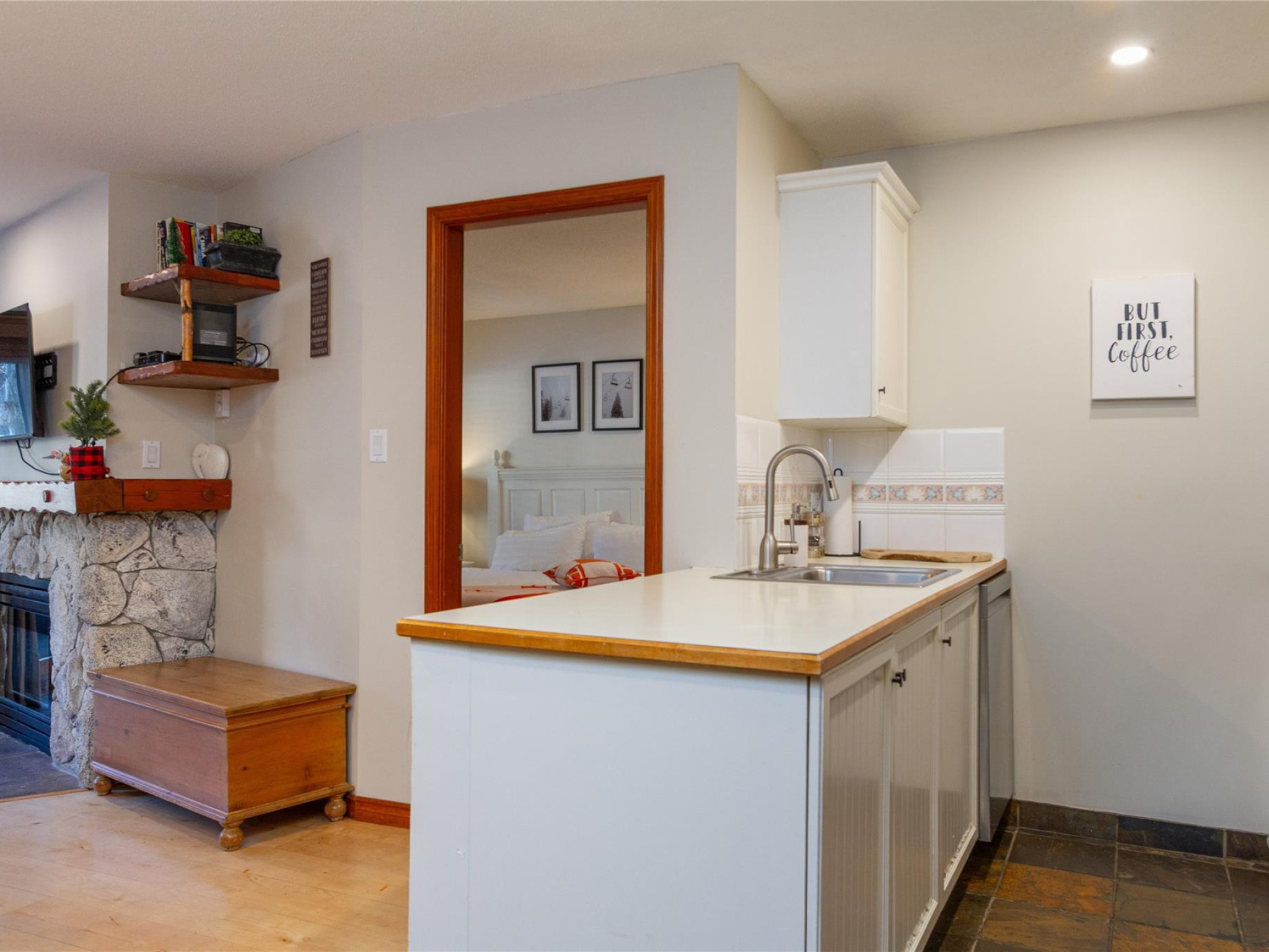 107-4800 Spearhead Drive image 6