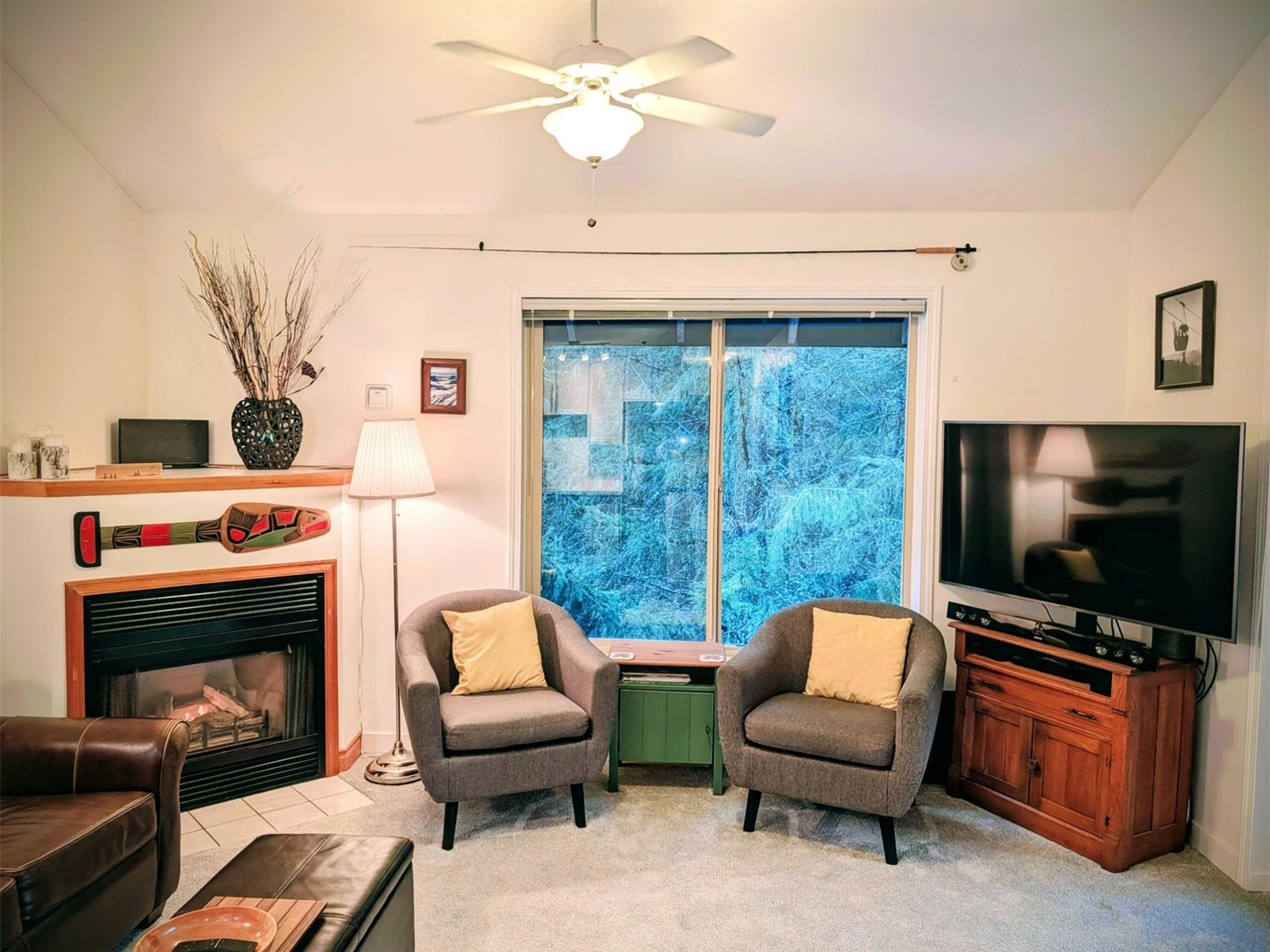 216-3070 Hillcrest Drive image 11