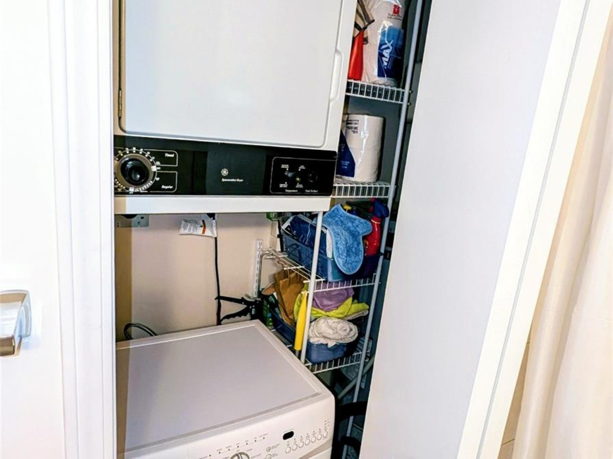 216-3070 Hillcrest Drive image 20