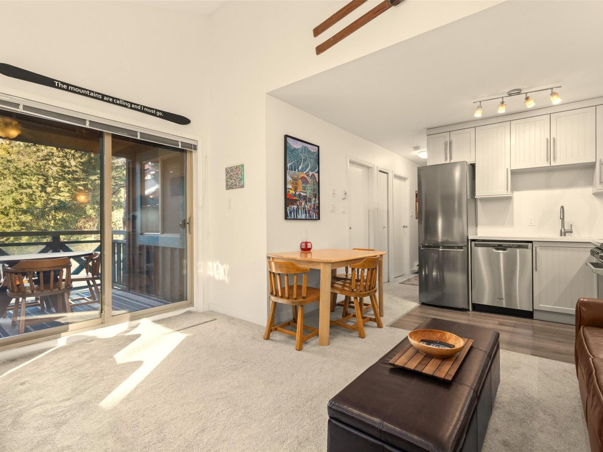 216-3070 Hillcrest Drive image 7