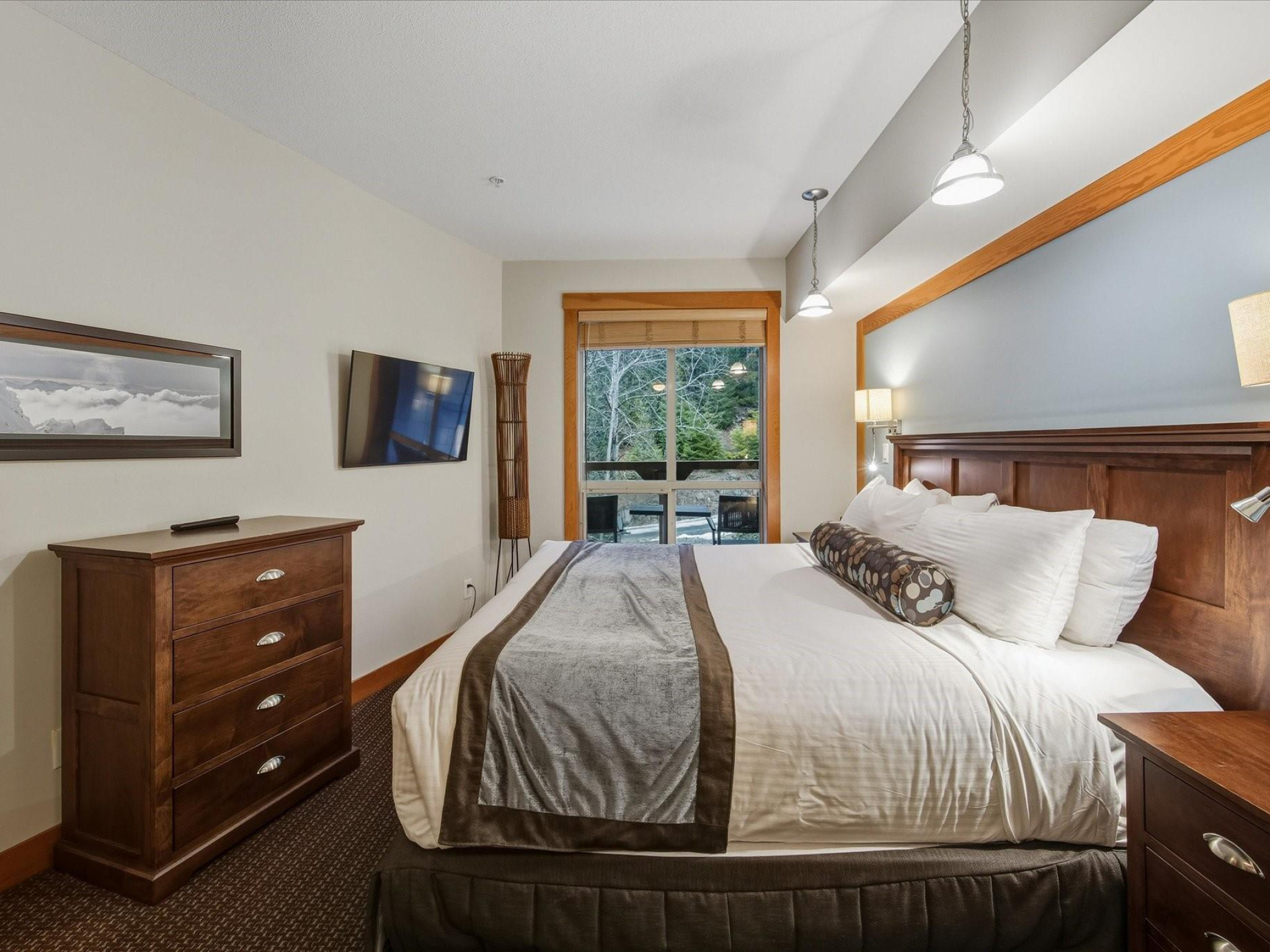 430D-2036 London Lane image 14