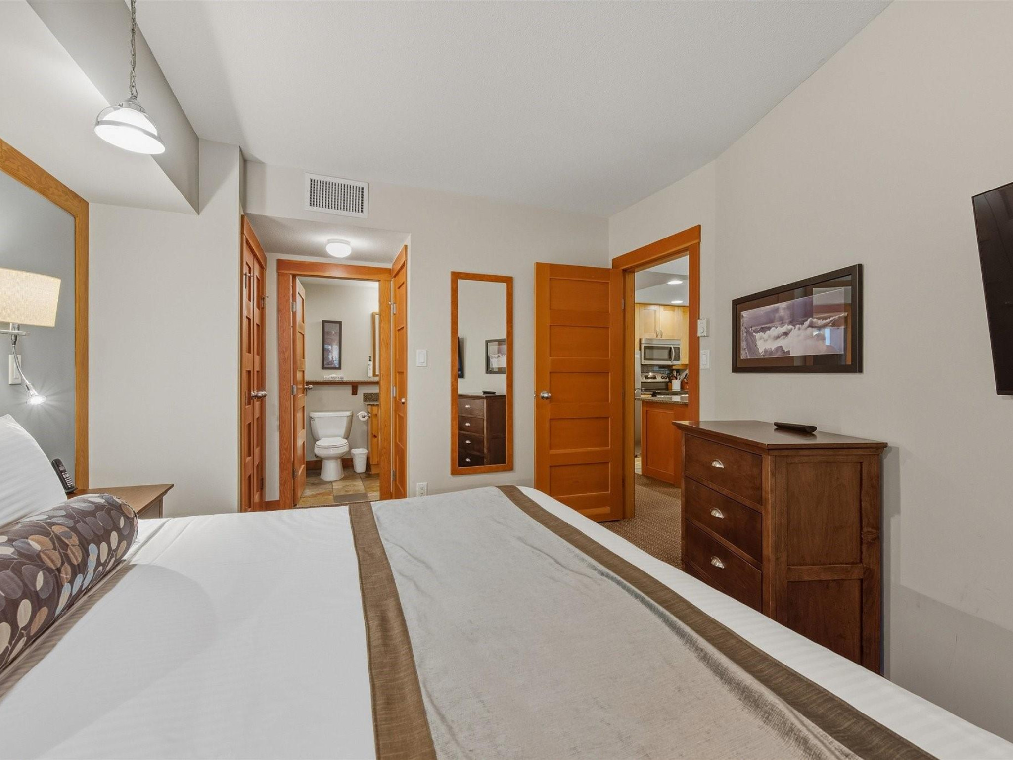 430D-2036 London Lane image 16