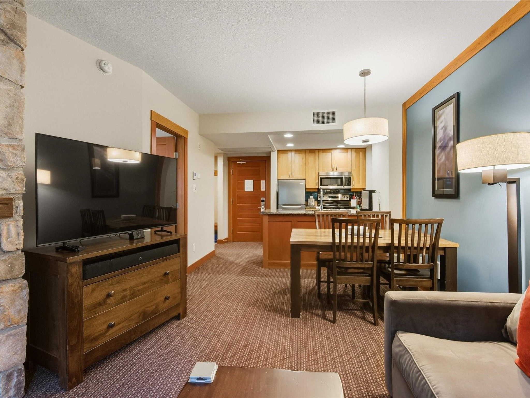 430D-2036 London Lane image 5