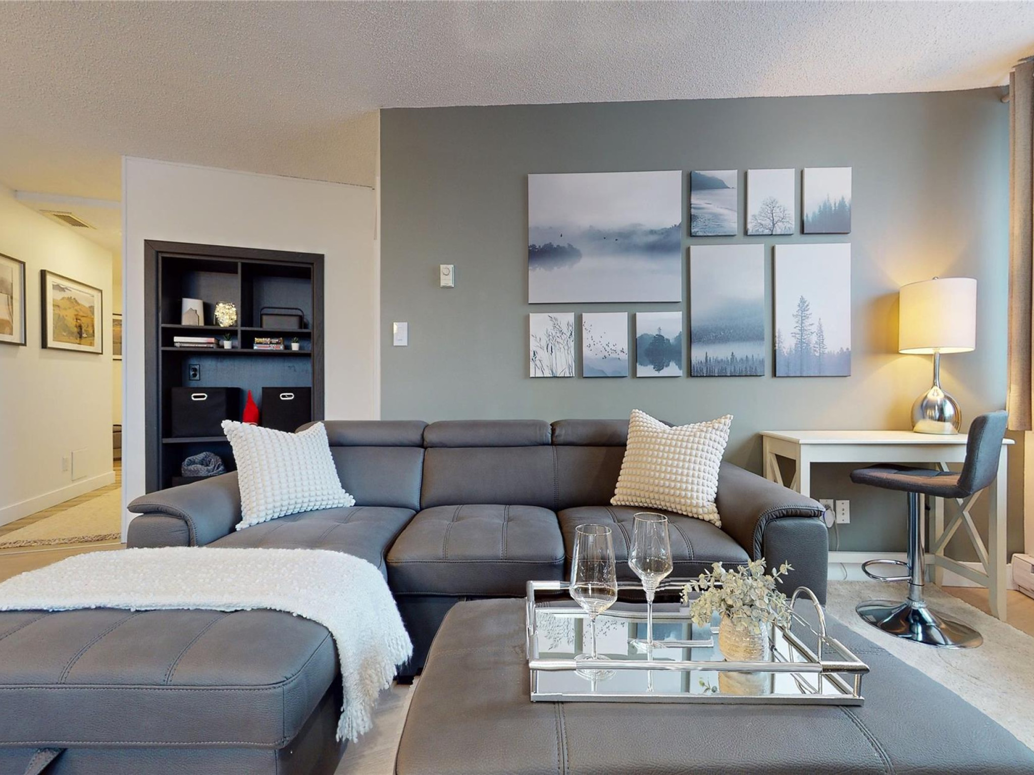 301-4111 Golfer's Approach image 1