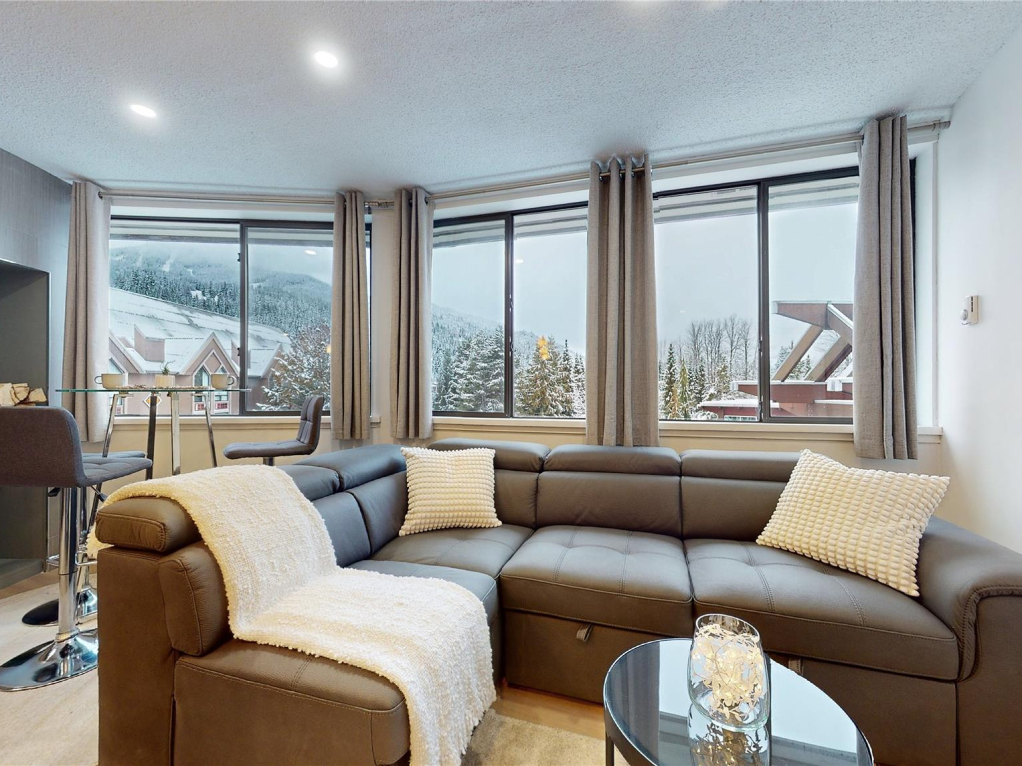 301-4111 Golfer's Approach image 3