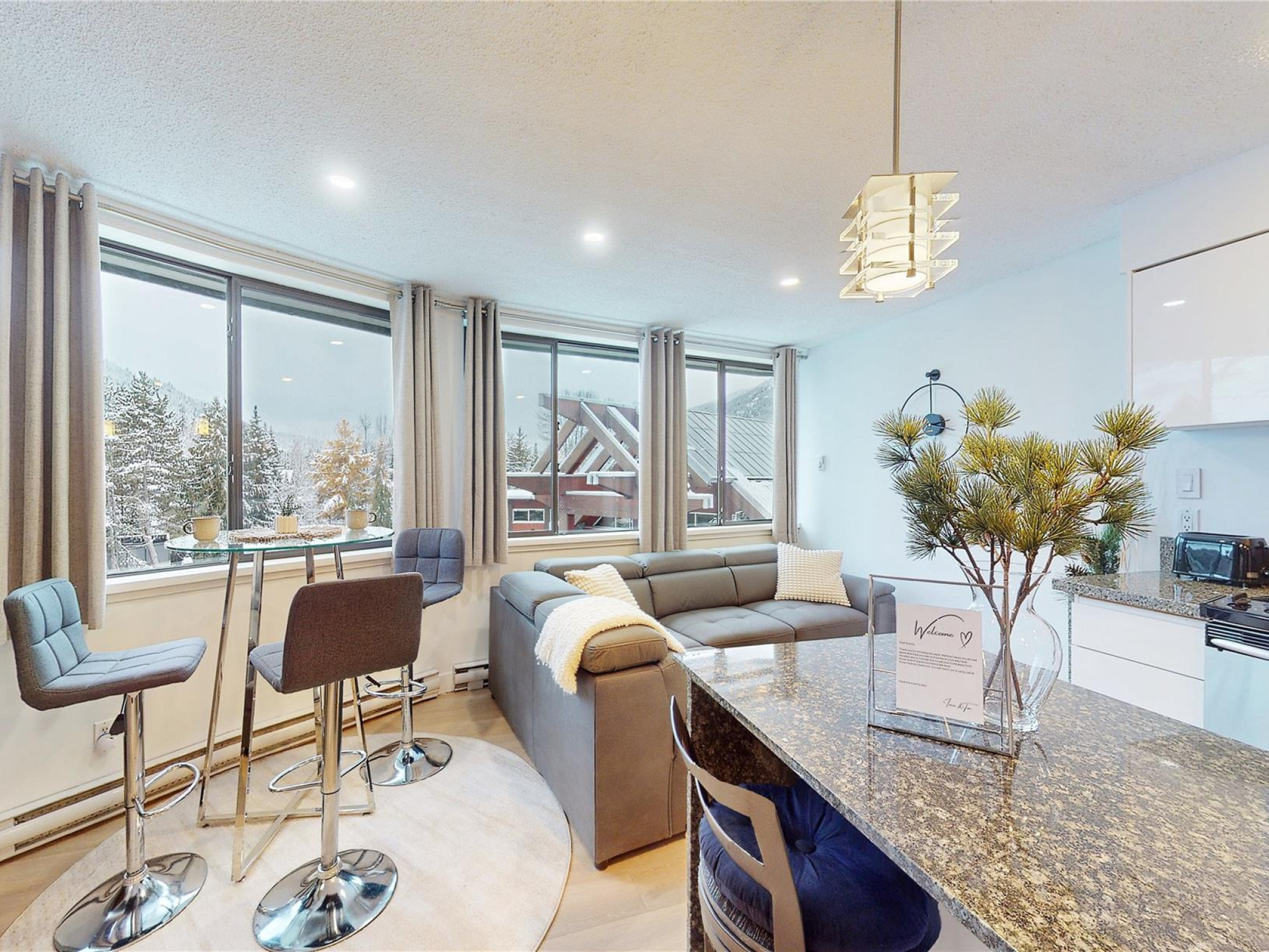 301-4111 Golfer's Approach image 6