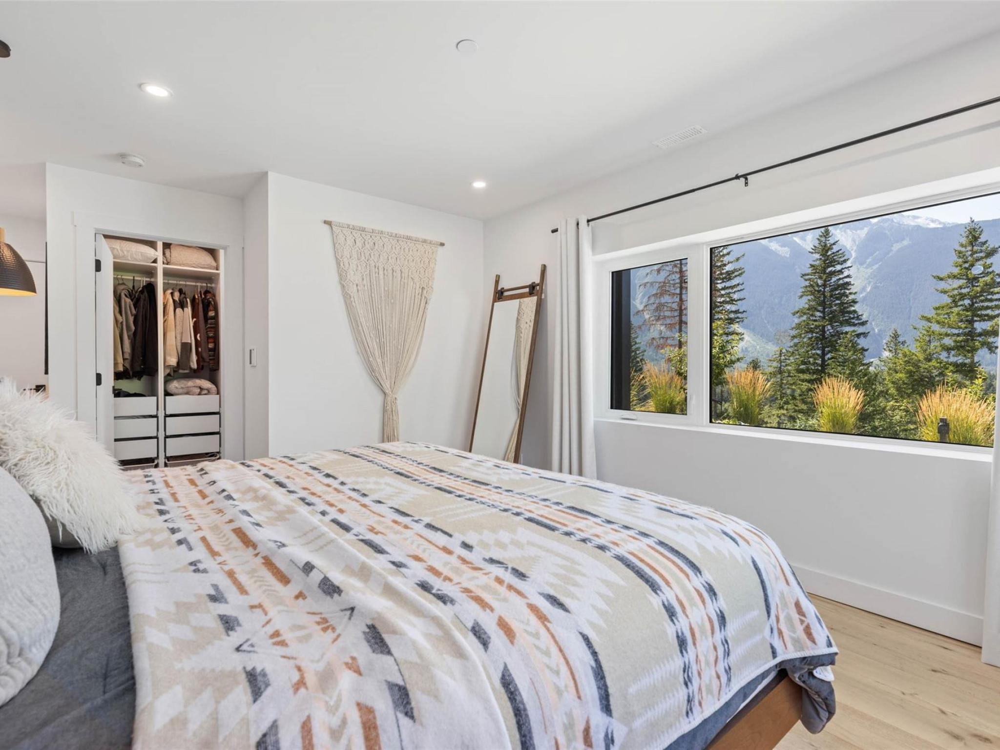 7676 Cerulean Drive image 20