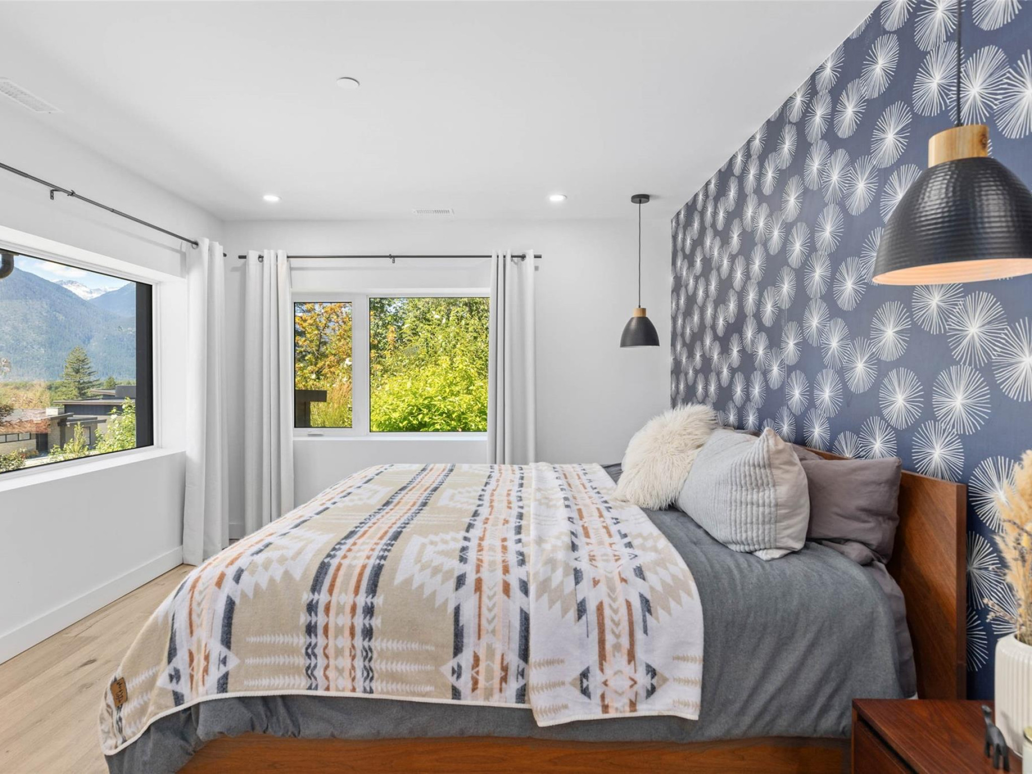 7676 Cerulean Drive image 21