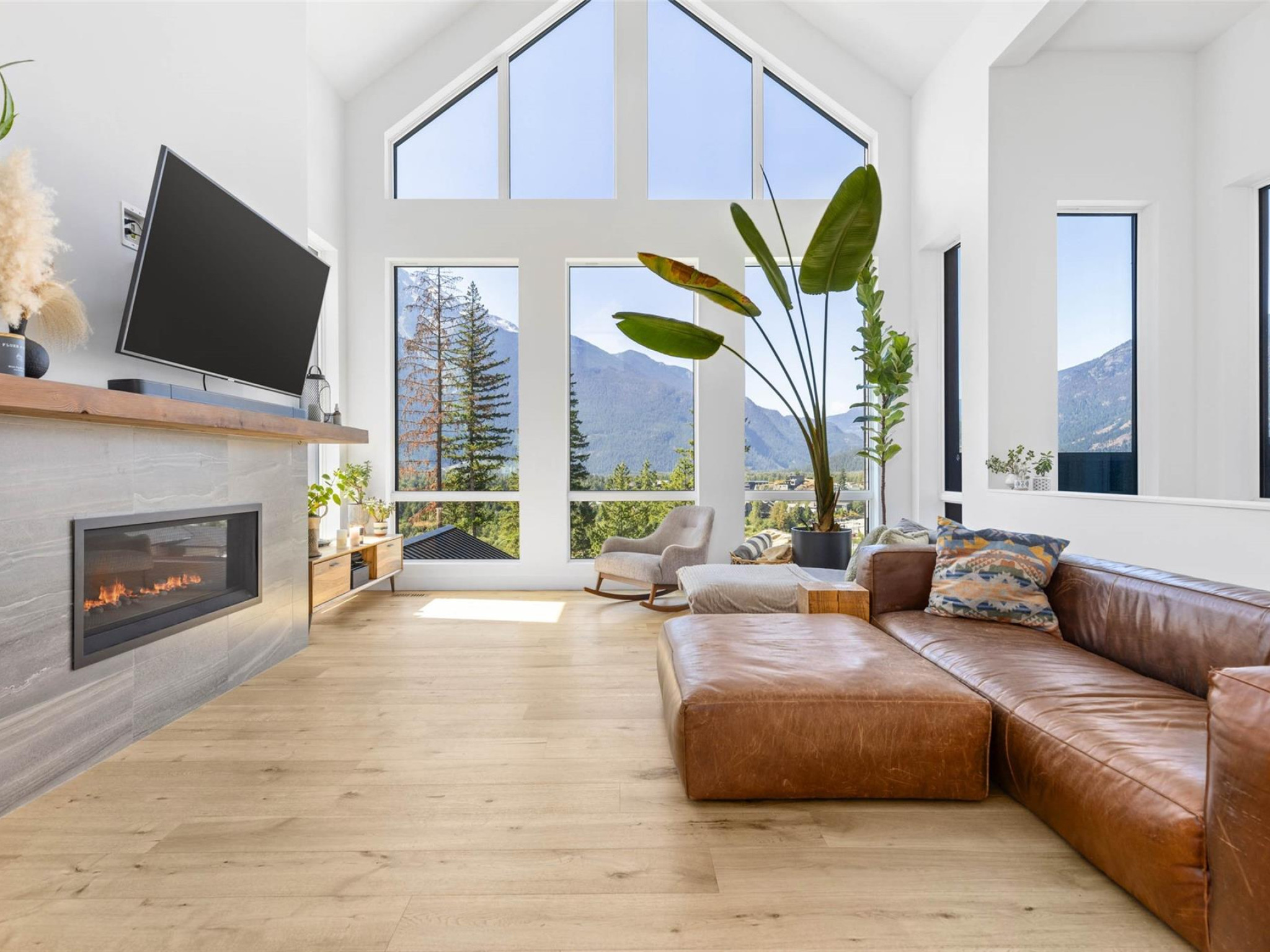 7676 Cerulean Drive image 5