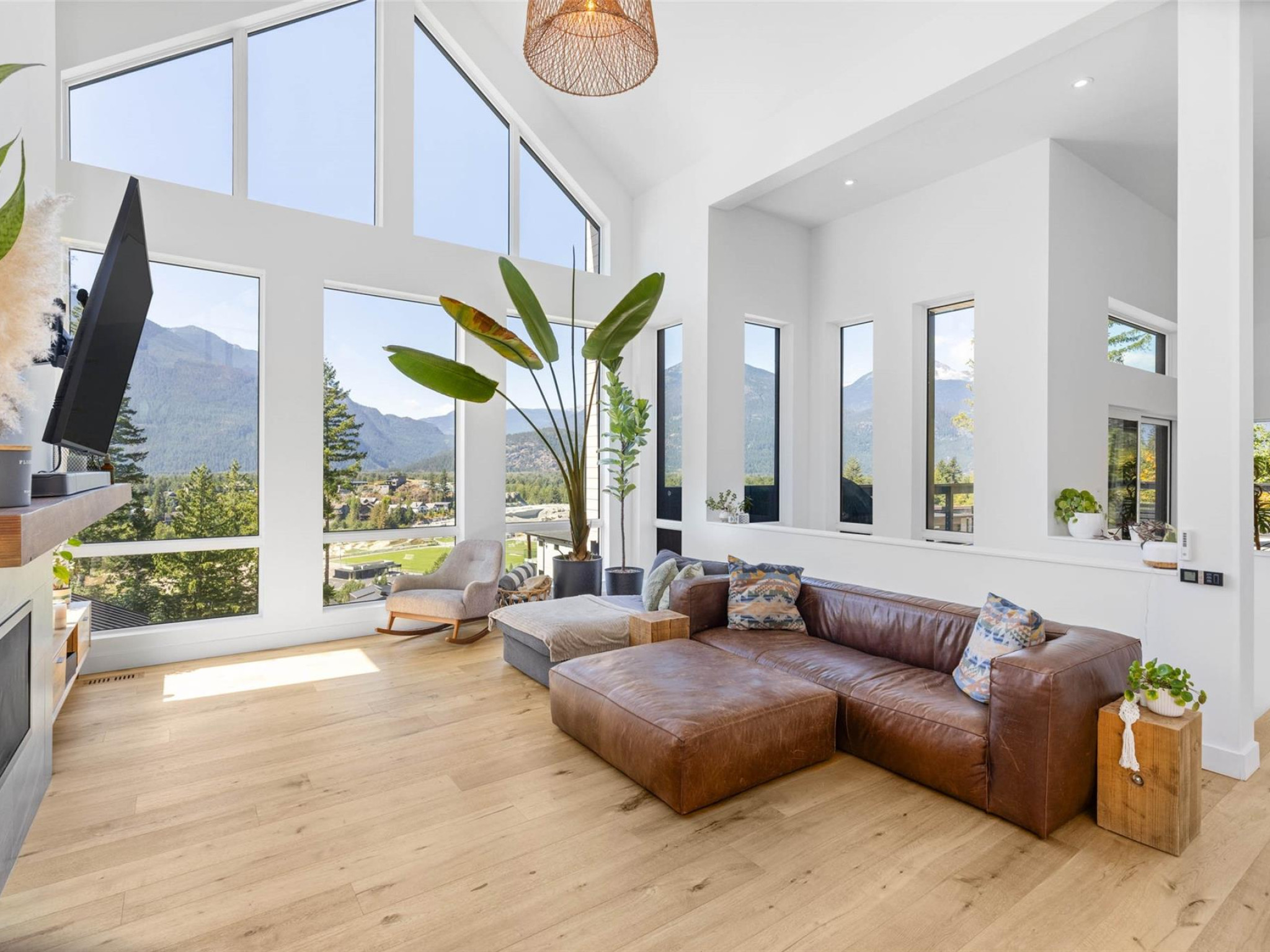 7676 Cerulean Drive image 8