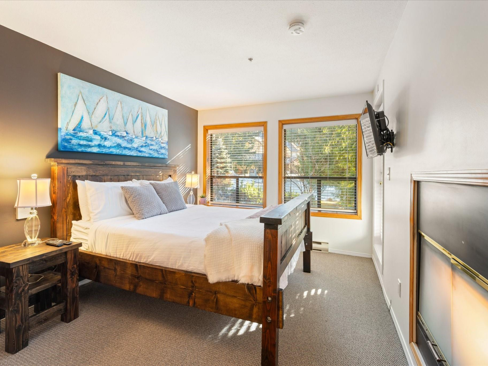 204-4821 Spearhead Drive image 12