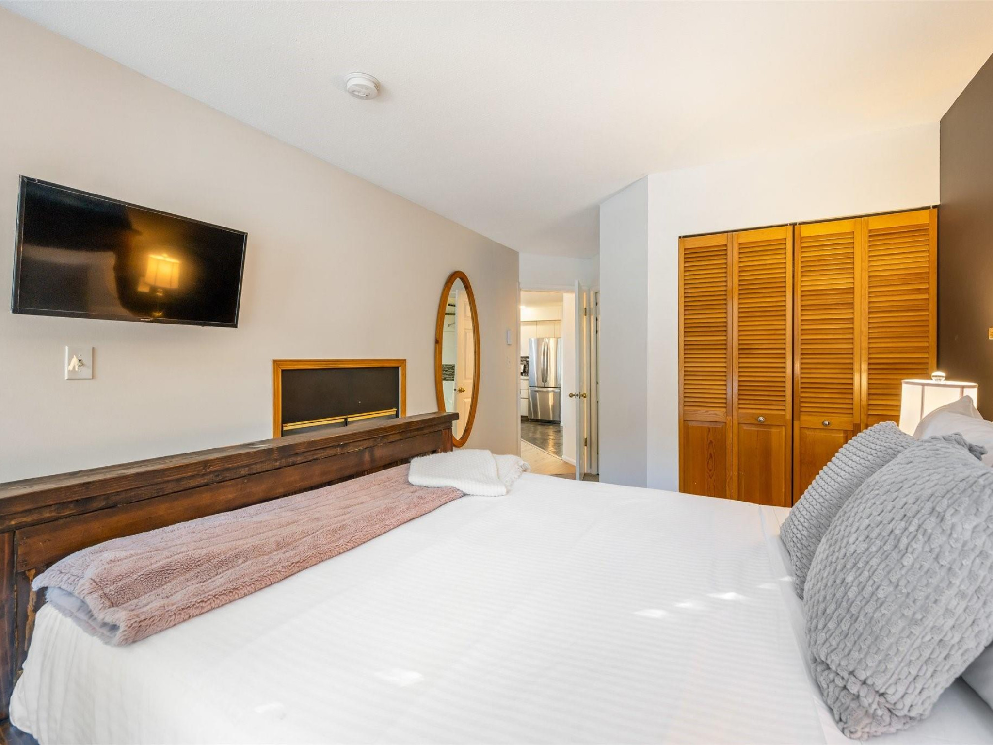 204-4821 Spearhead Drive image 14