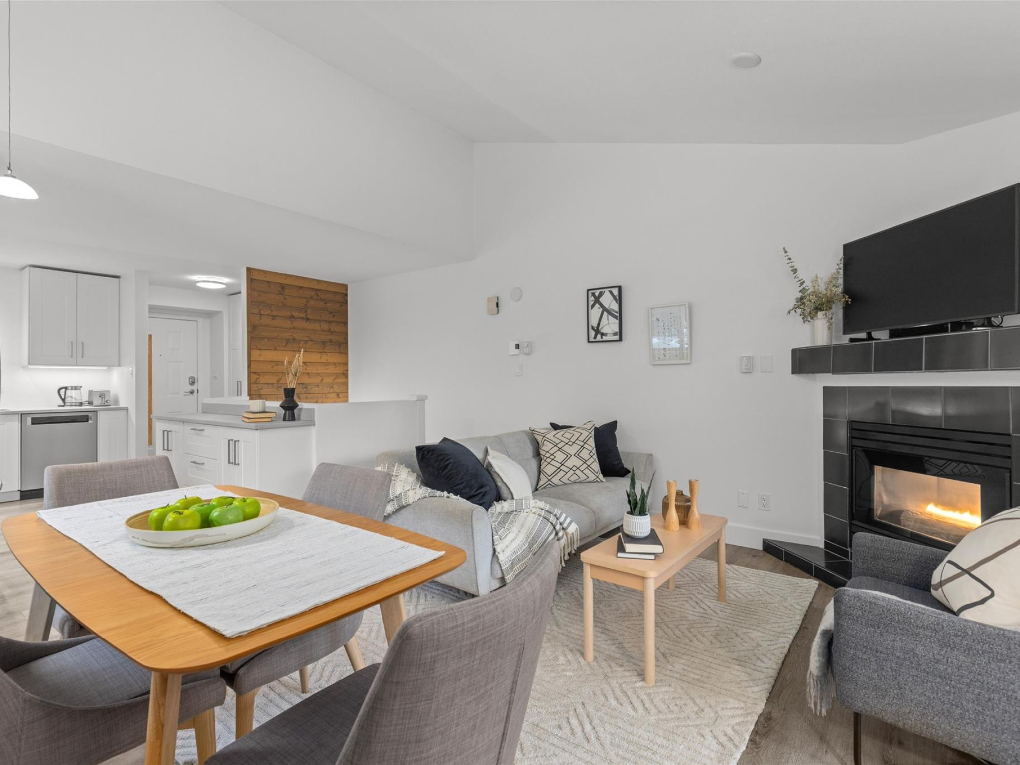 25-3102 Panorama Ridge image 1