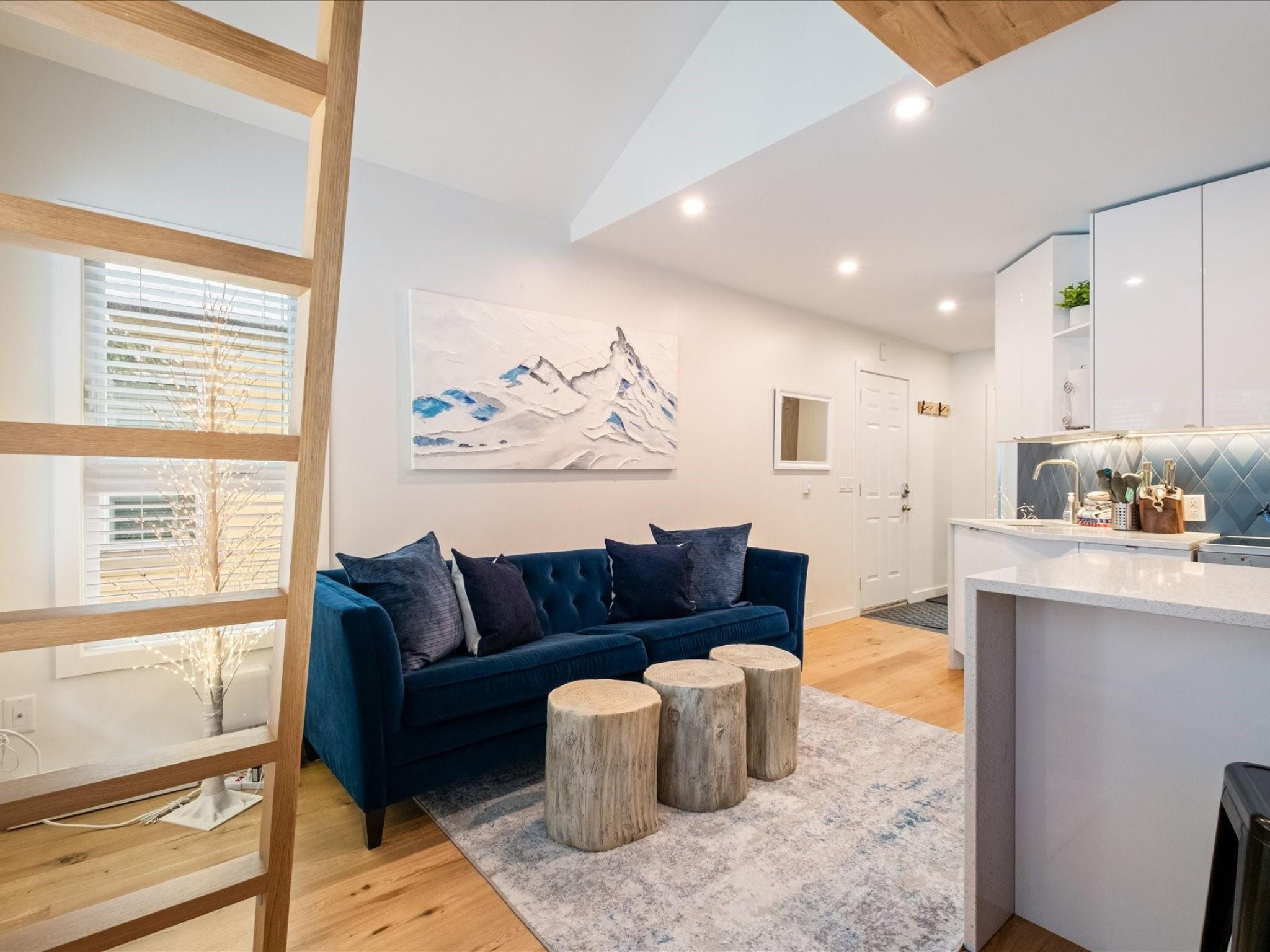 4-2170 Sarajevo Drive image 1