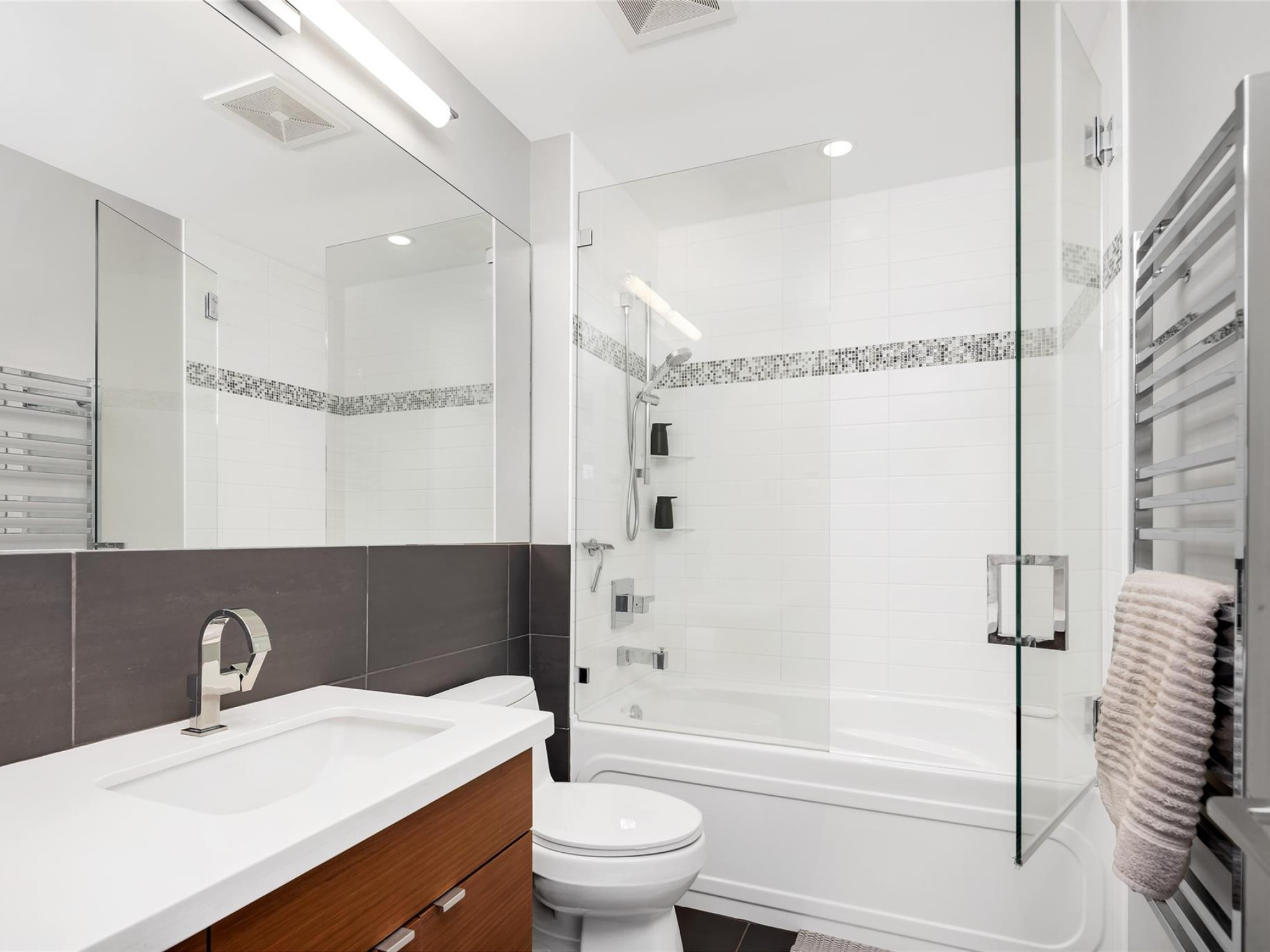 11-1240 Mount Fee Road image 12