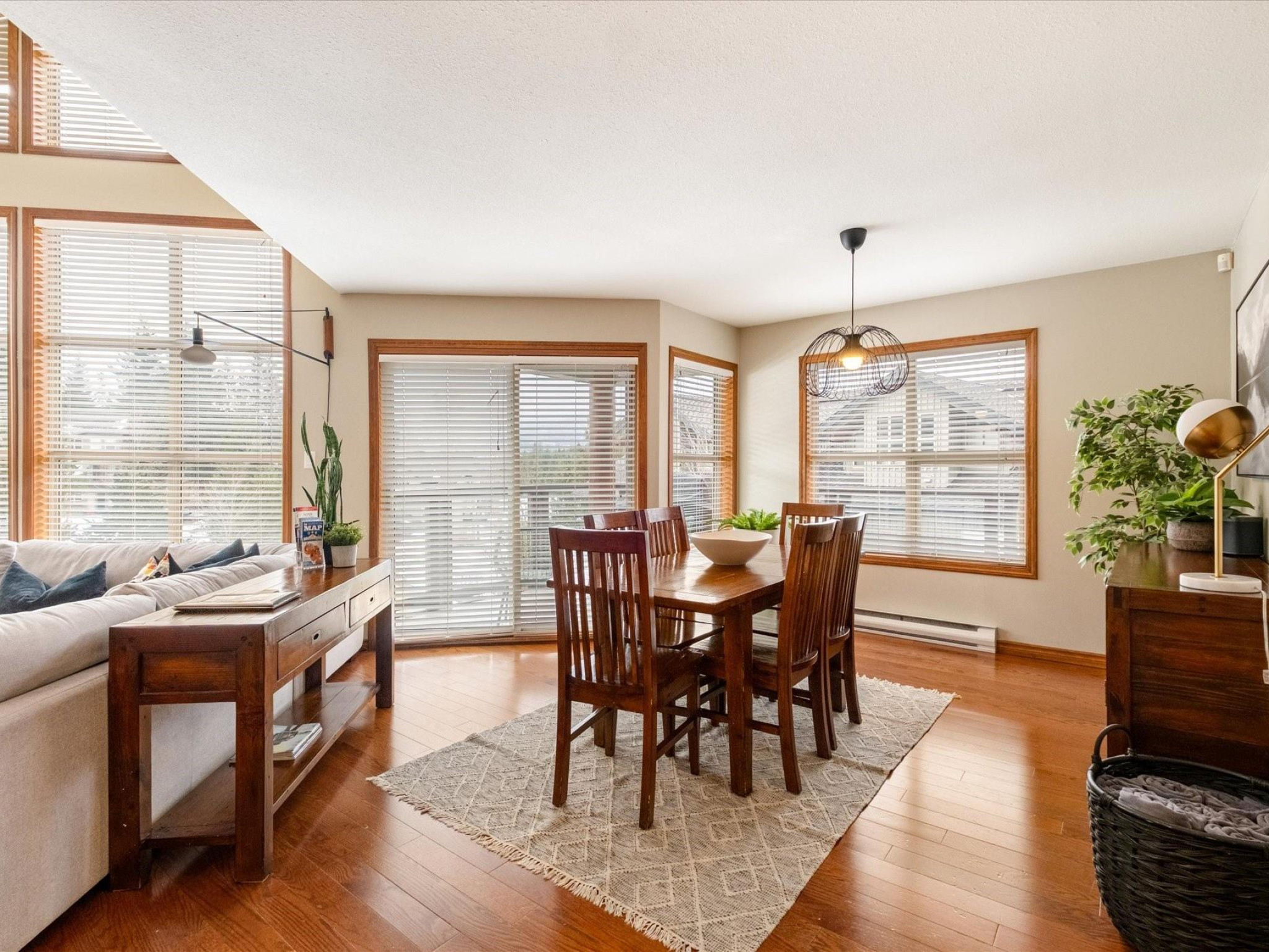 13-4644 Blackcomb Way image 2