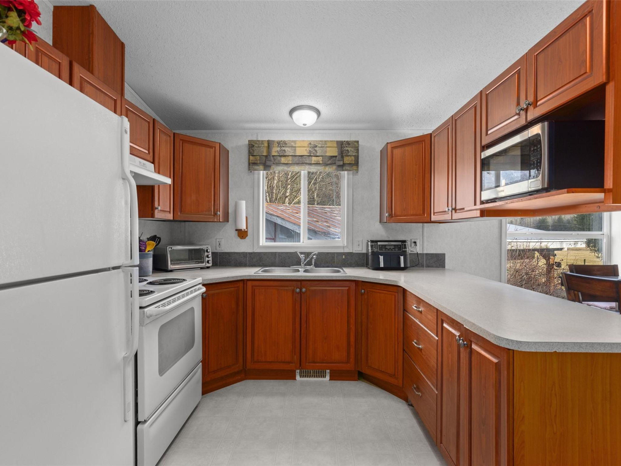 7636 Pemberton Meadows Road image 17