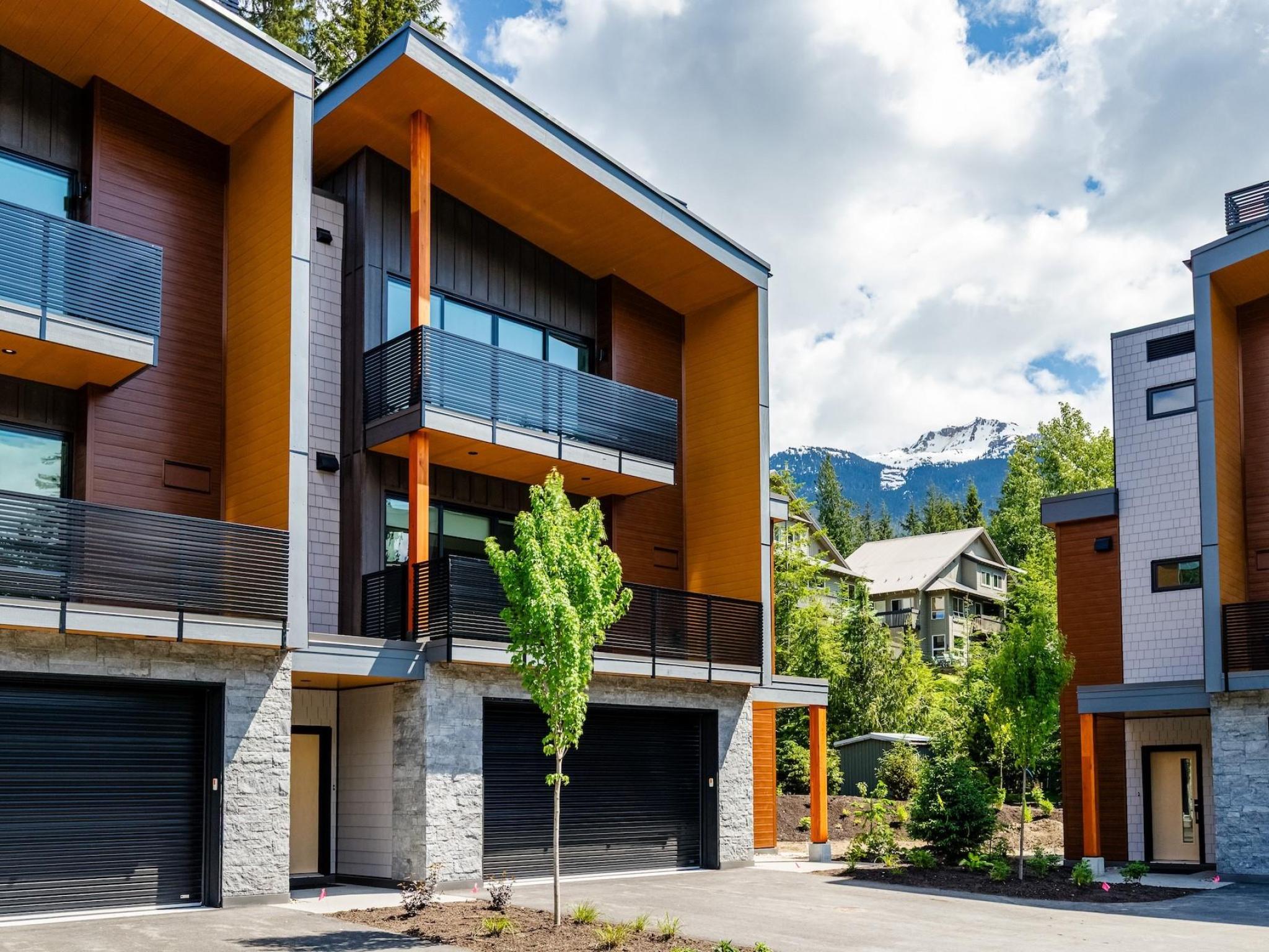 18-2077 Garibaldi Way
